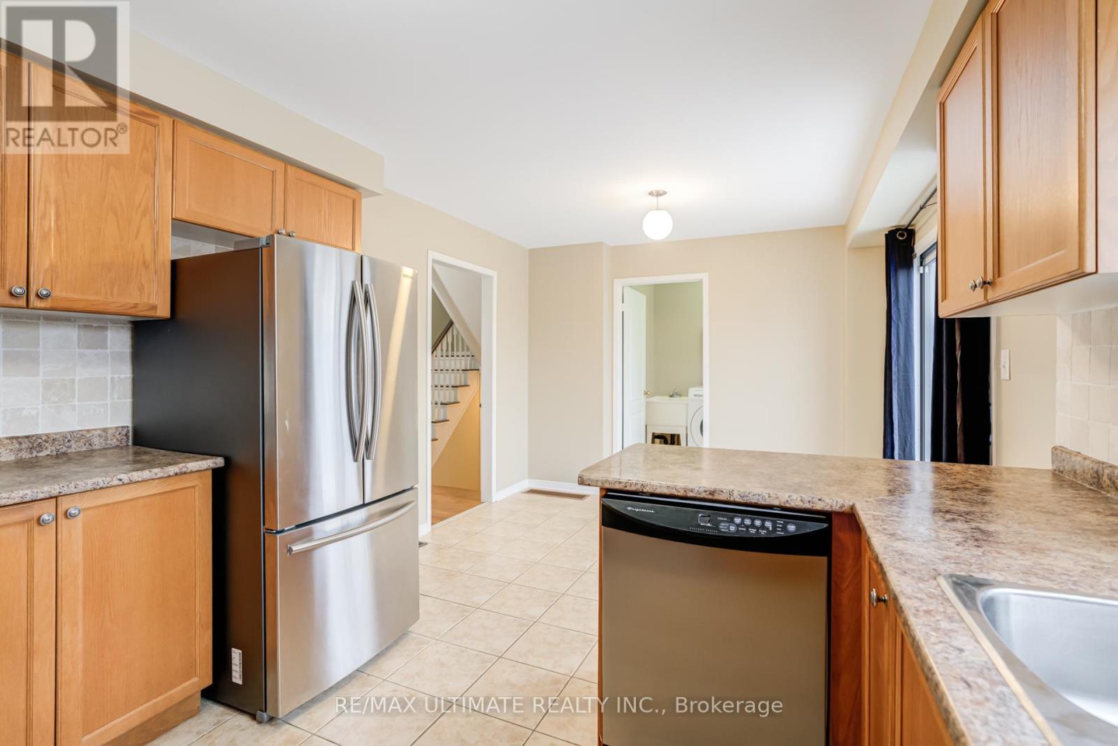 195 Knapton Drive, Newmarket, Ontario  L3X 3B5 - Photo 9 - N12805834