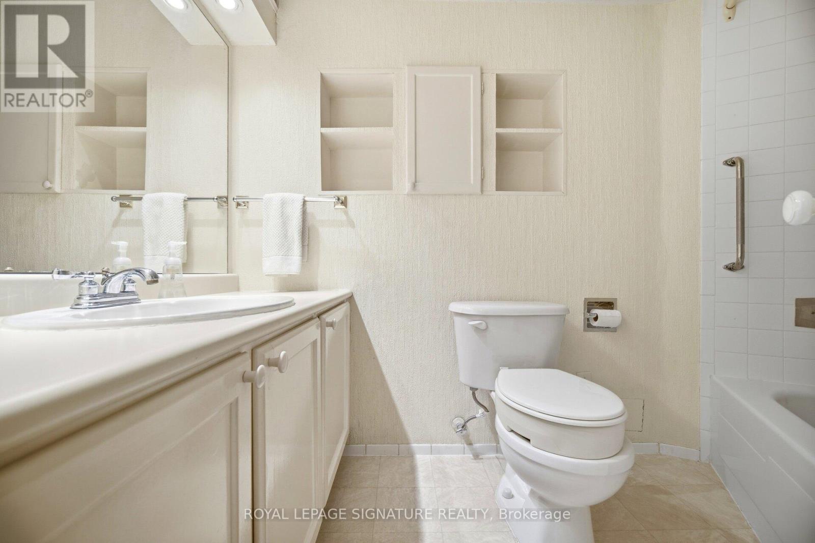 A21 - 296 Mill Road, Toronto, Ontario  M9C 4X8 - Photo 24 - W12805768