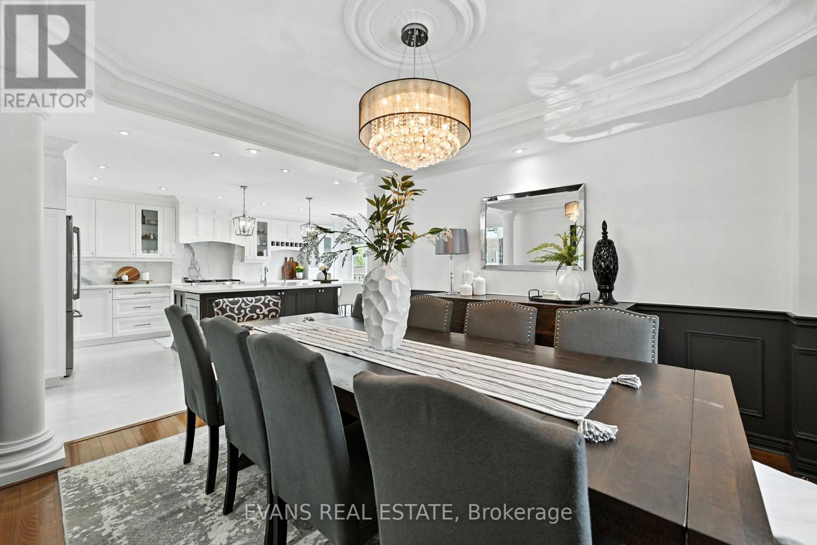 2135 Deer Park Road, Oakville, Ontario  L6M 3X4 - Photo 10 - W12805774