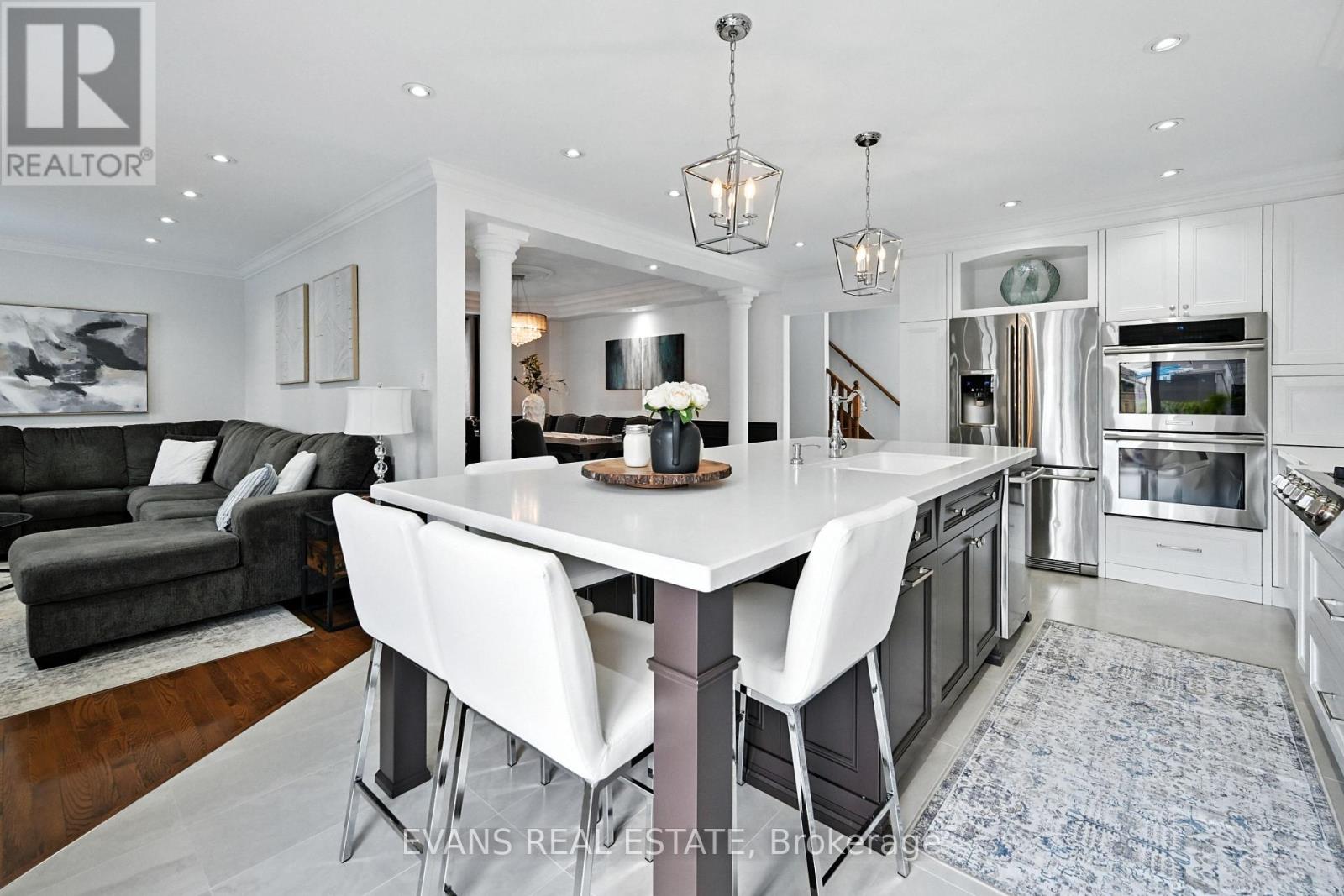 2135 Deer Park Road, Oakville, Ontario  L6M 3X4 - Photo 14 - W12805774