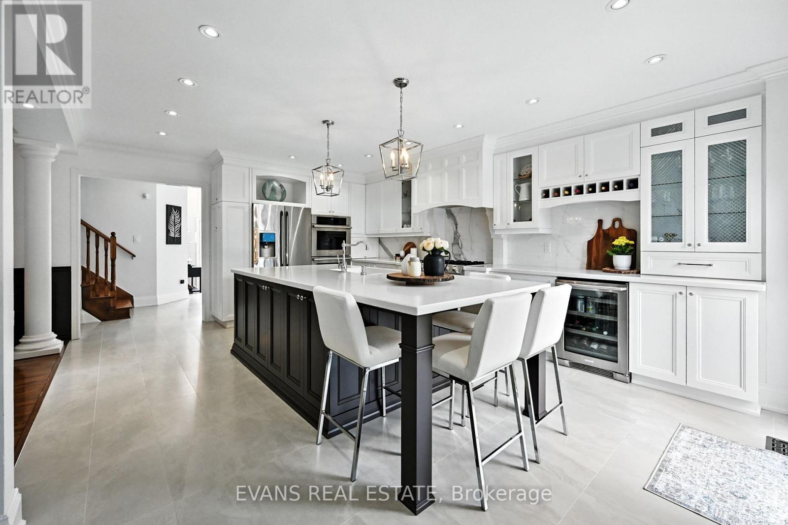 2135 Deer Park Road, Oakville, Ontario  L6M 3X4 - Photo 2 - W12805774