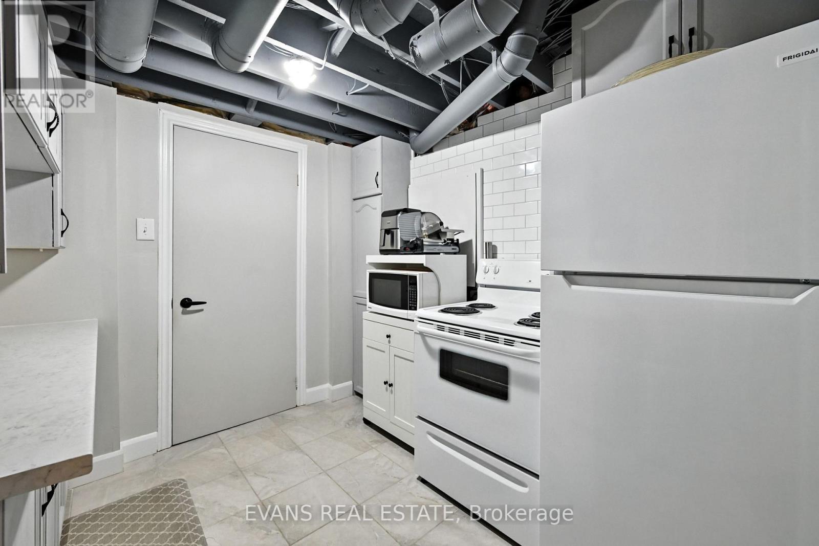 2135 Deer Park Road, Oakville, Ontario  L6M 3X4 - Photo 38 - W12805774