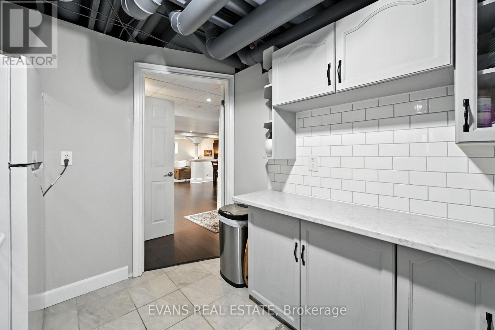 2135 Deer Park Road, Oakville, Ontario  L6M 3X4 - Photo 39 - W12805774