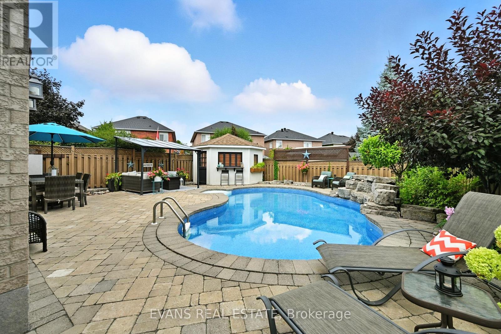 2135 Deer Park Road, Oakville, Ontario  L6M 3X4 - Photo 4 - W12805774