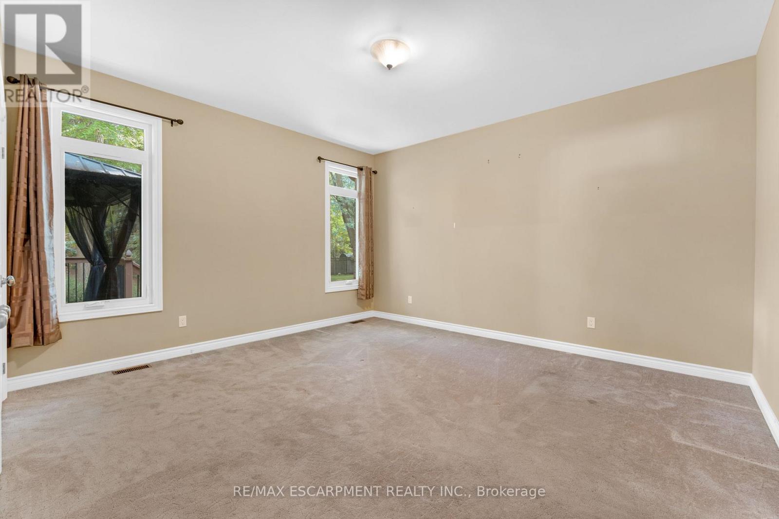 28 Maplewood Court, Haldimand, Ontario  N1A 3G8 - Photo 24 - X12805818