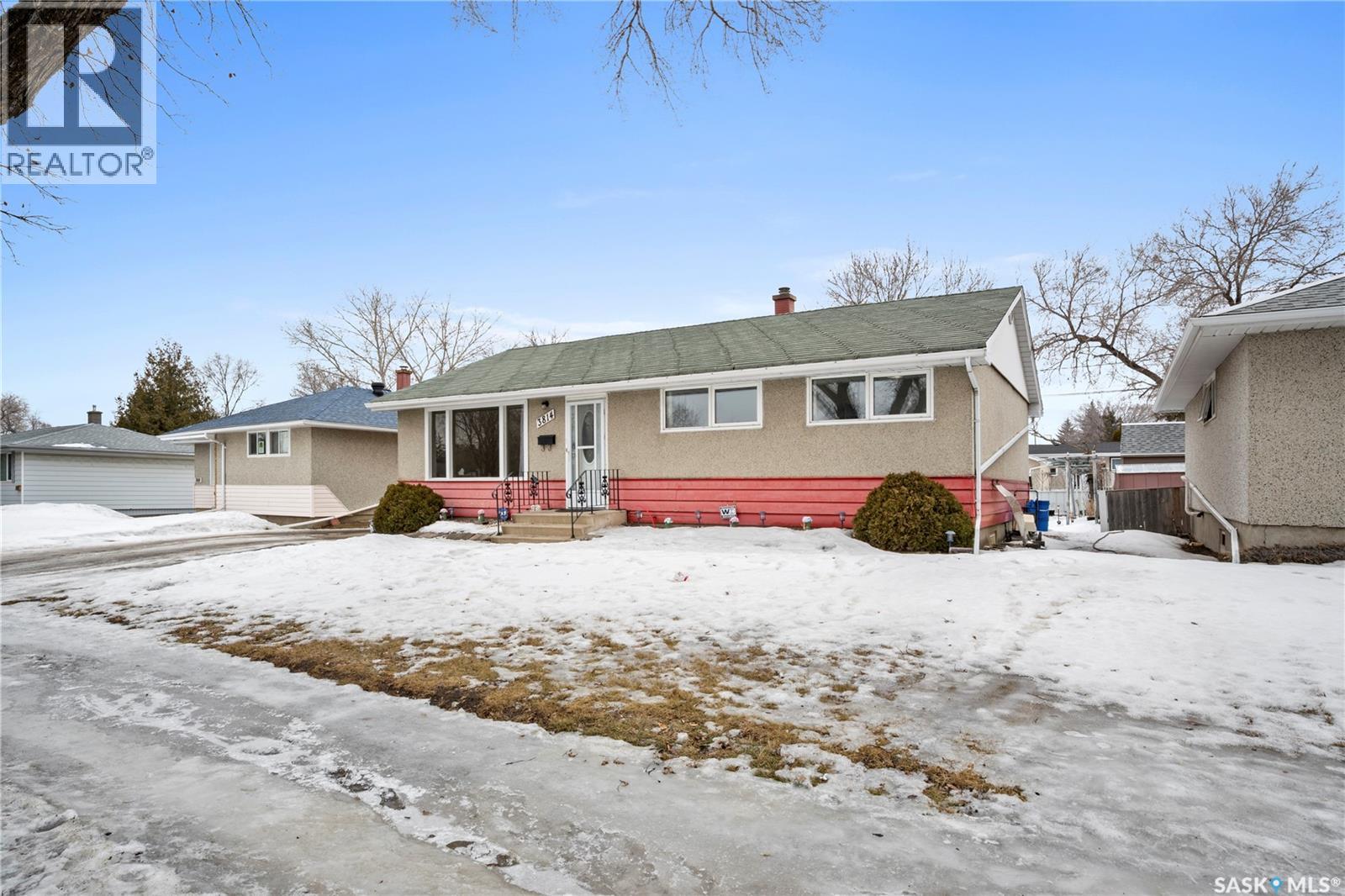 3814 Sherwood Drive, Regina, Saskatchewan  S4R 4A6 - Photo 3 - SK028853