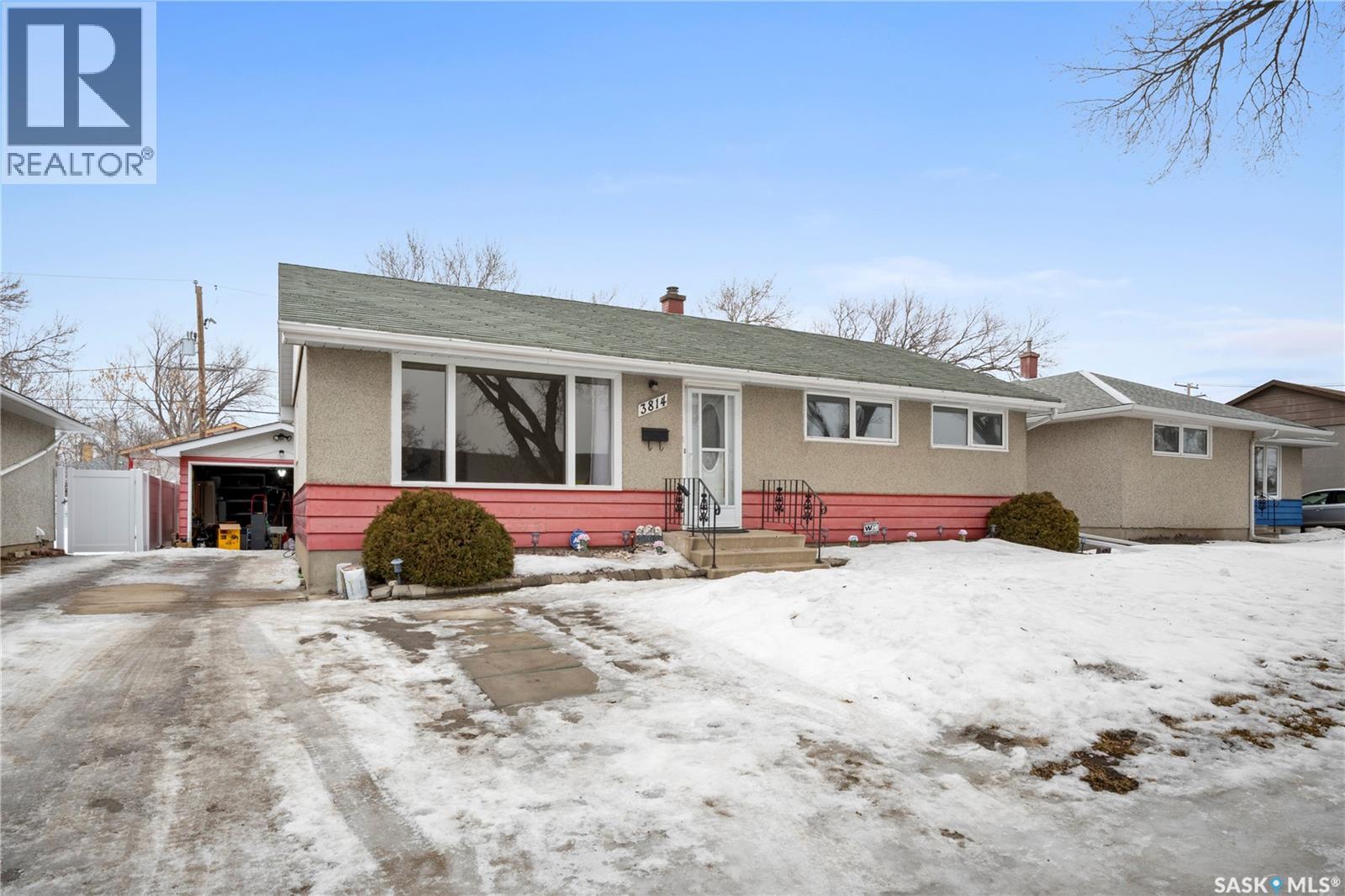 3814 Sherwood Drive, Regina, Saskatchewan  S4R 4A6 - Photo 5 - SK028853