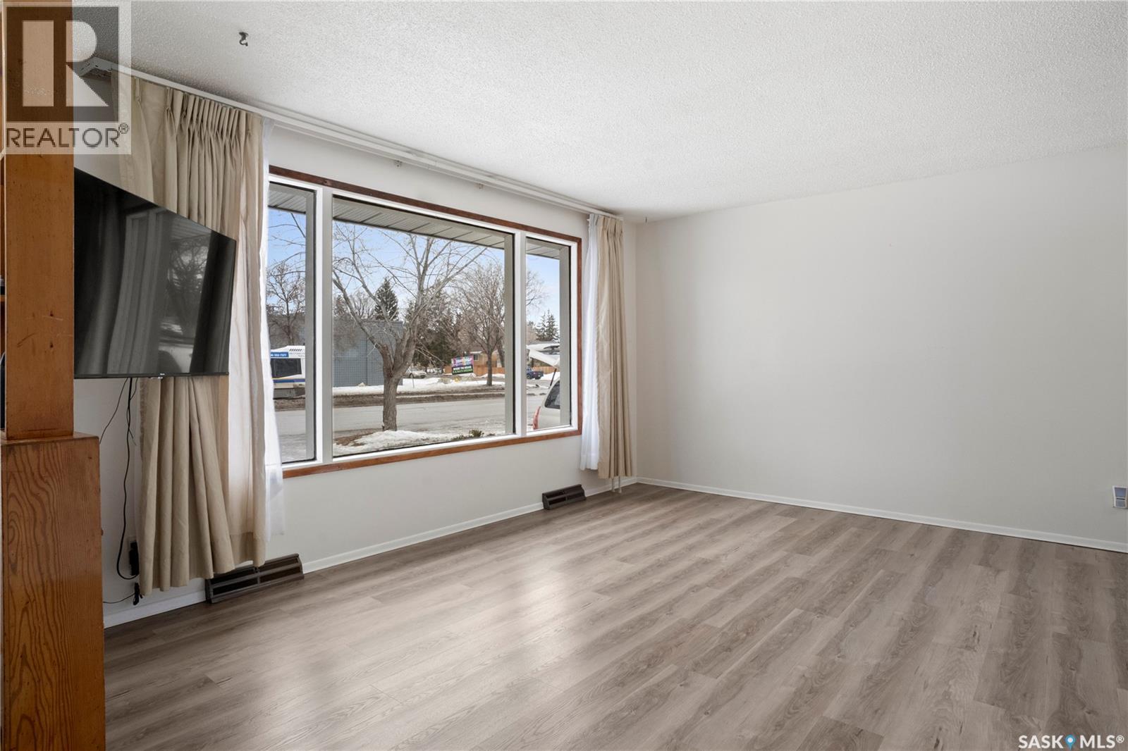 3814 Sherwood Drive, Regina, Saskatchewan  S4R 4A6 - Photo 7 - SK028853