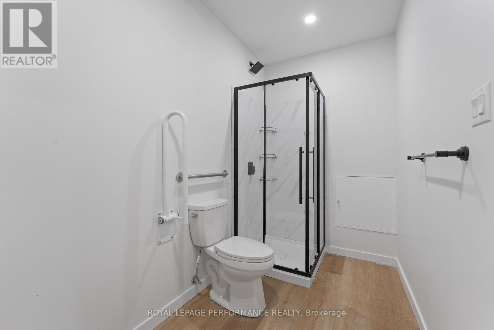 2 - 102 Sydney Street, Cornwall, Ontario  K6H 3H2 - Photo 11 - X12805940