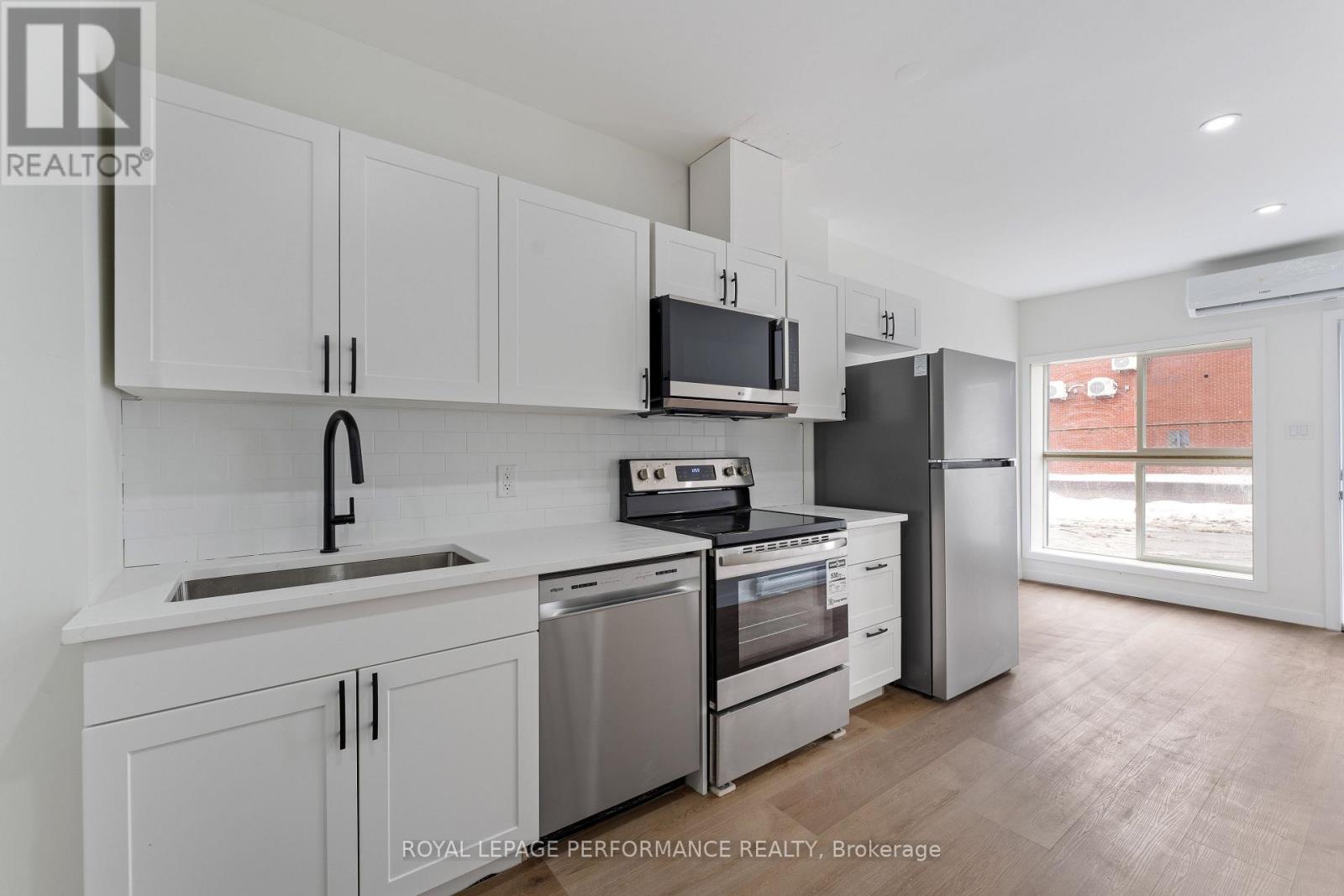 2 - 102 Sydney Street, Cornwall, Ontario  K6H 3H2 - Photo 4 - X12805940