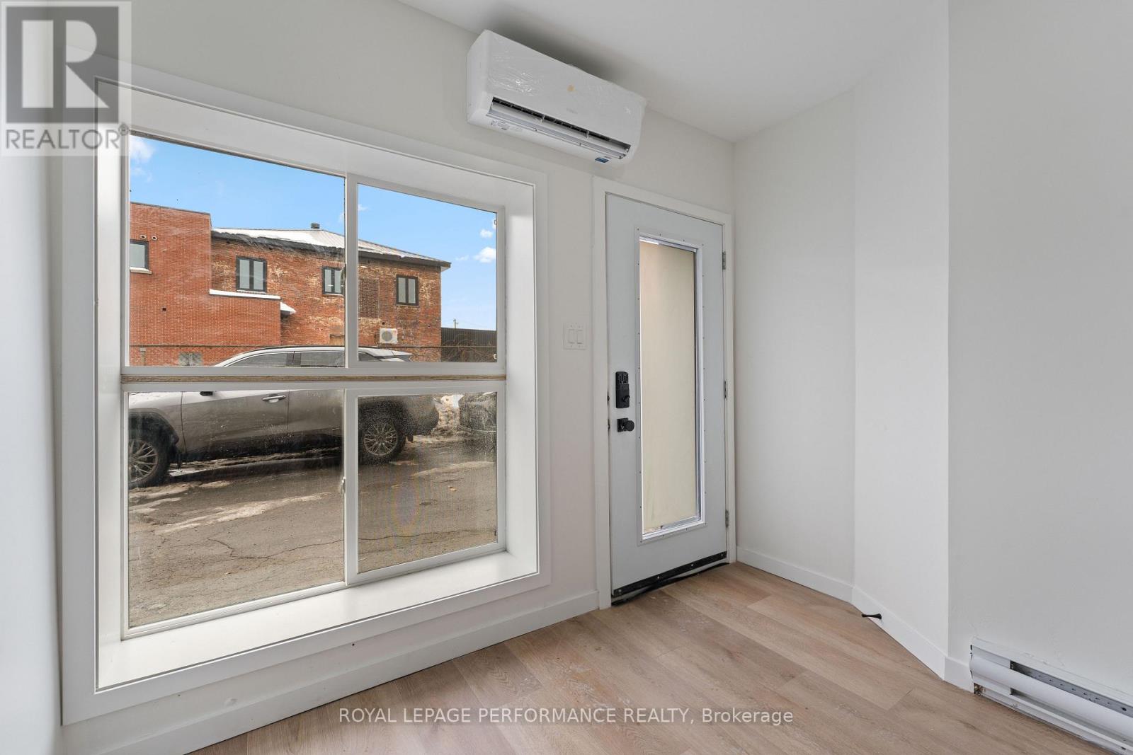 2 - 102 Sydney Street, Cornwall, Ontario  K6H 3H2 - Photo 6 - X12805940