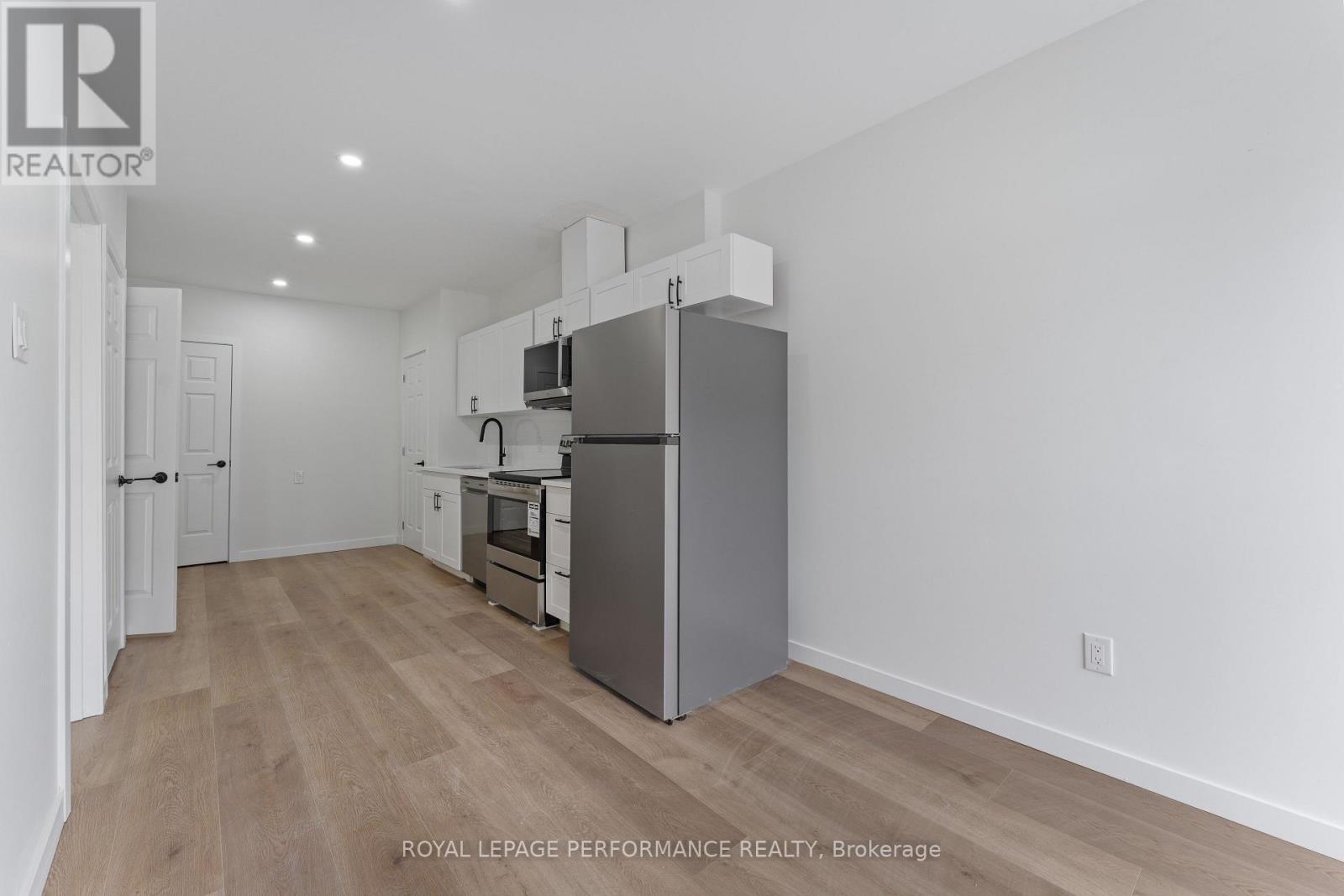 2 - 102 Sydney Street, Cornwall, Ontario  K6H 3H2 - Photo 7 - X12805940