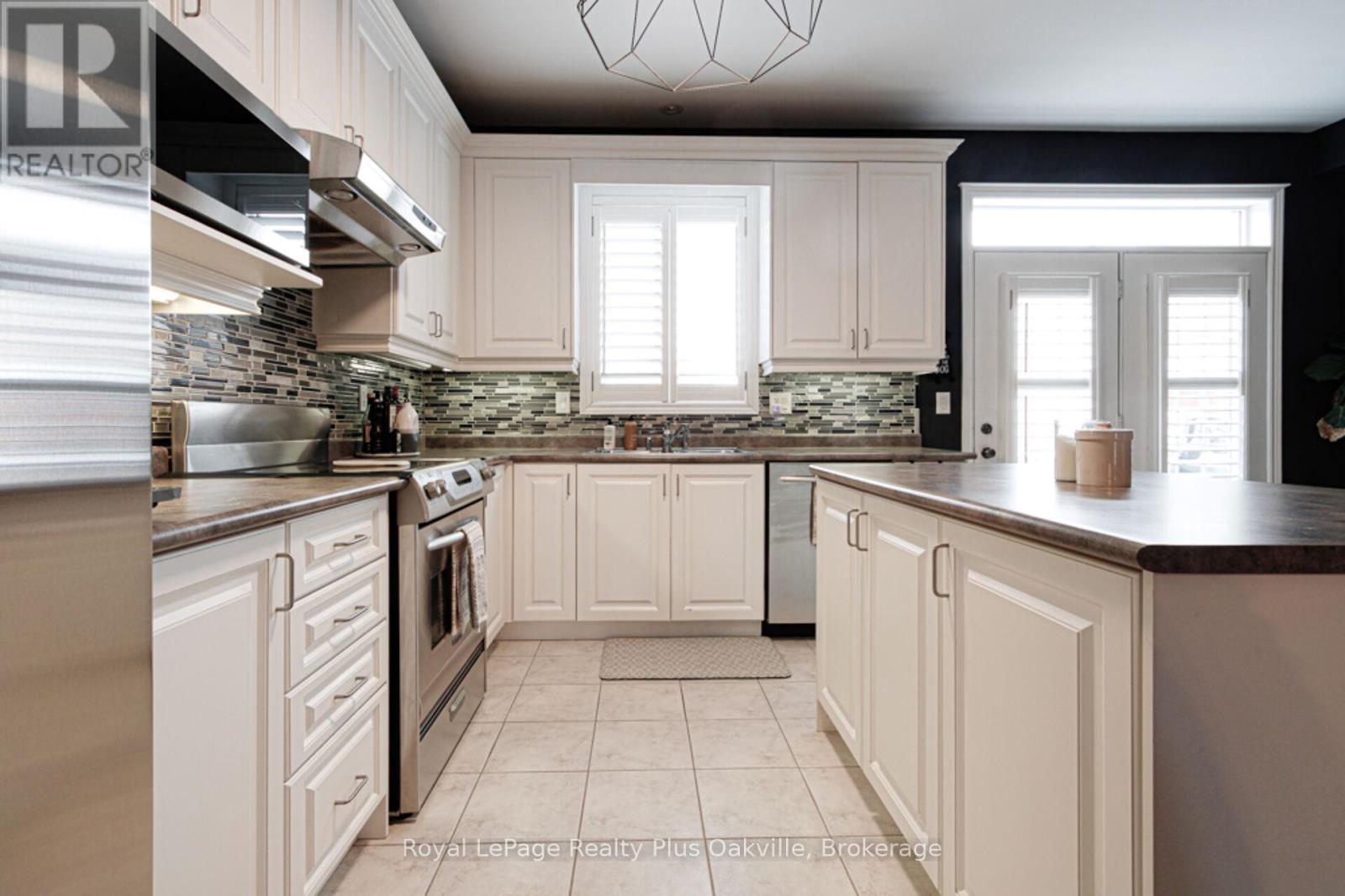 226 Duskywing Way, Oakville, Ontario  L6L 6X4 - Photo 12 - W12805876