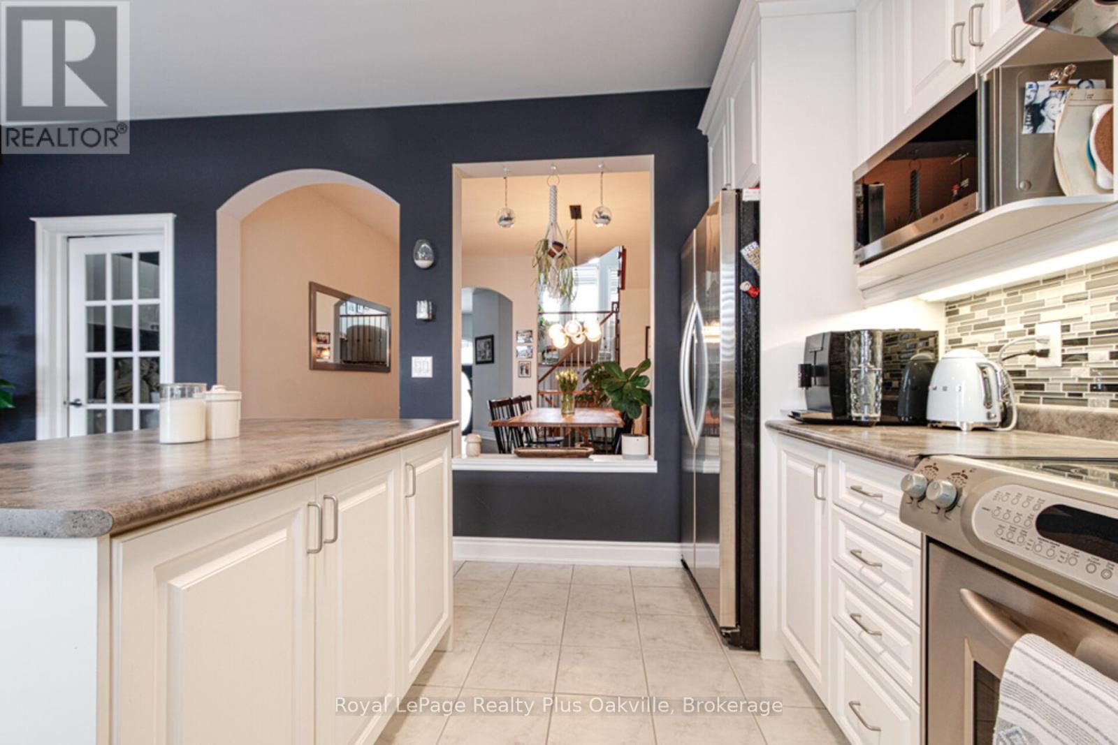 226 Duskywing Way, Oakville, Ontario  L6L 6X4 - Photo 13 - W12805876