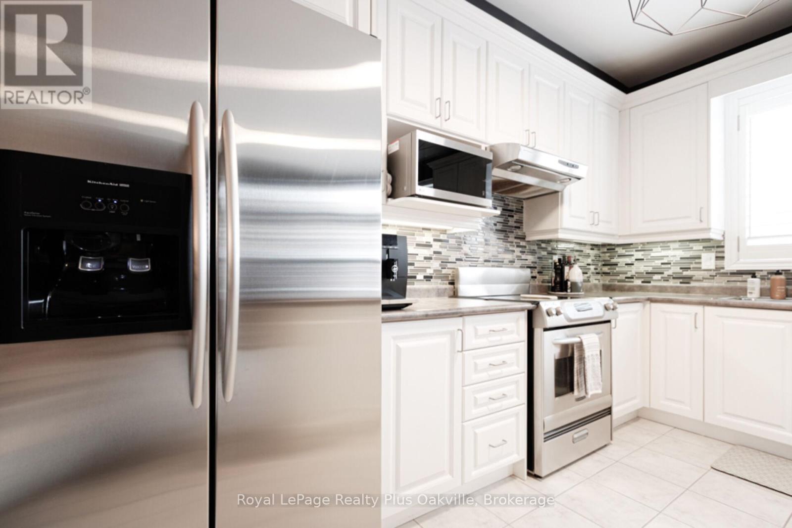 226 Duskywing Way, Oakville, Ontario  L6L 6X4 - Photo 14 - W12805876