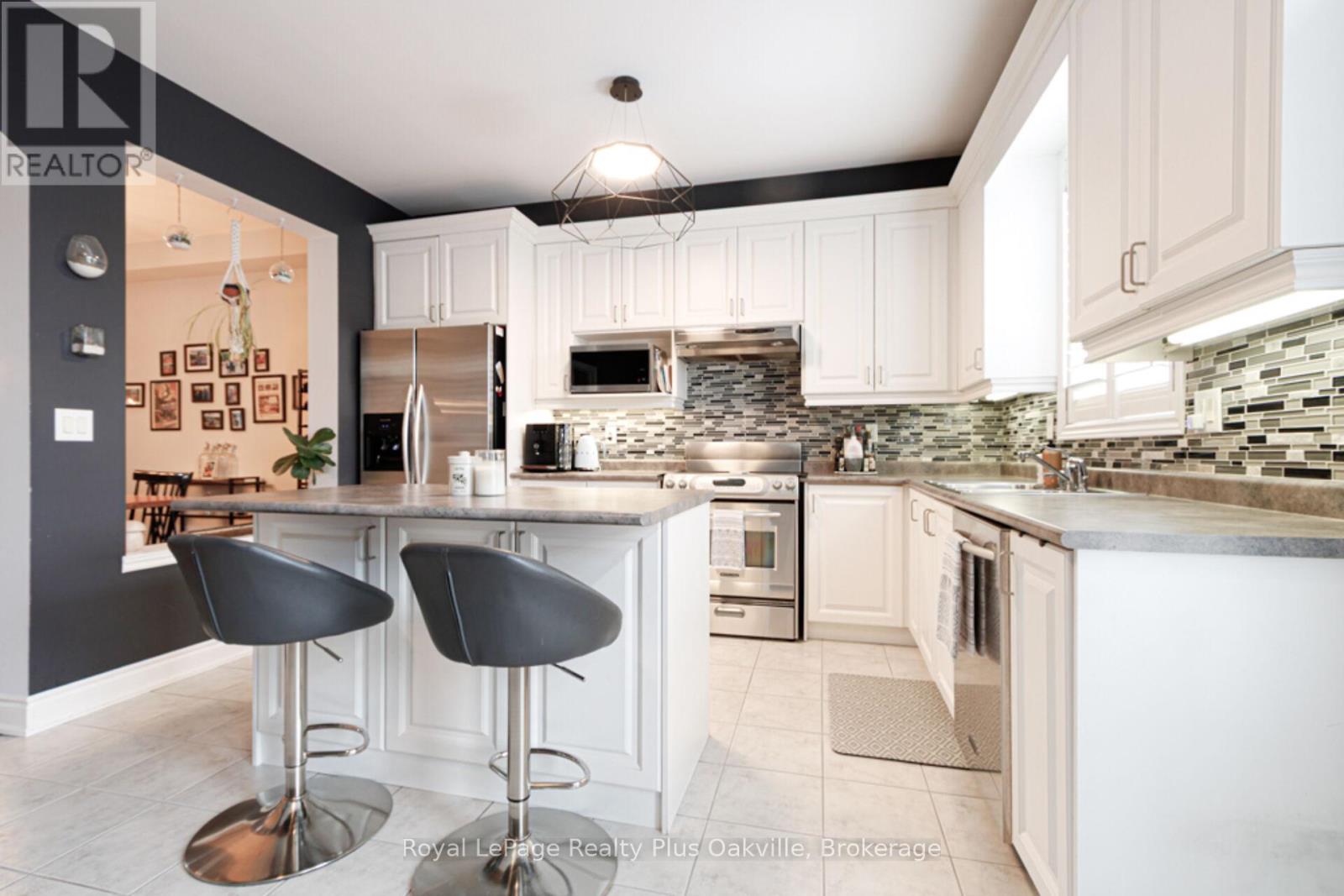 226 Duskywing Way, Oakville, Ontario  L6L 6X4 - Photo 15 - W12805876