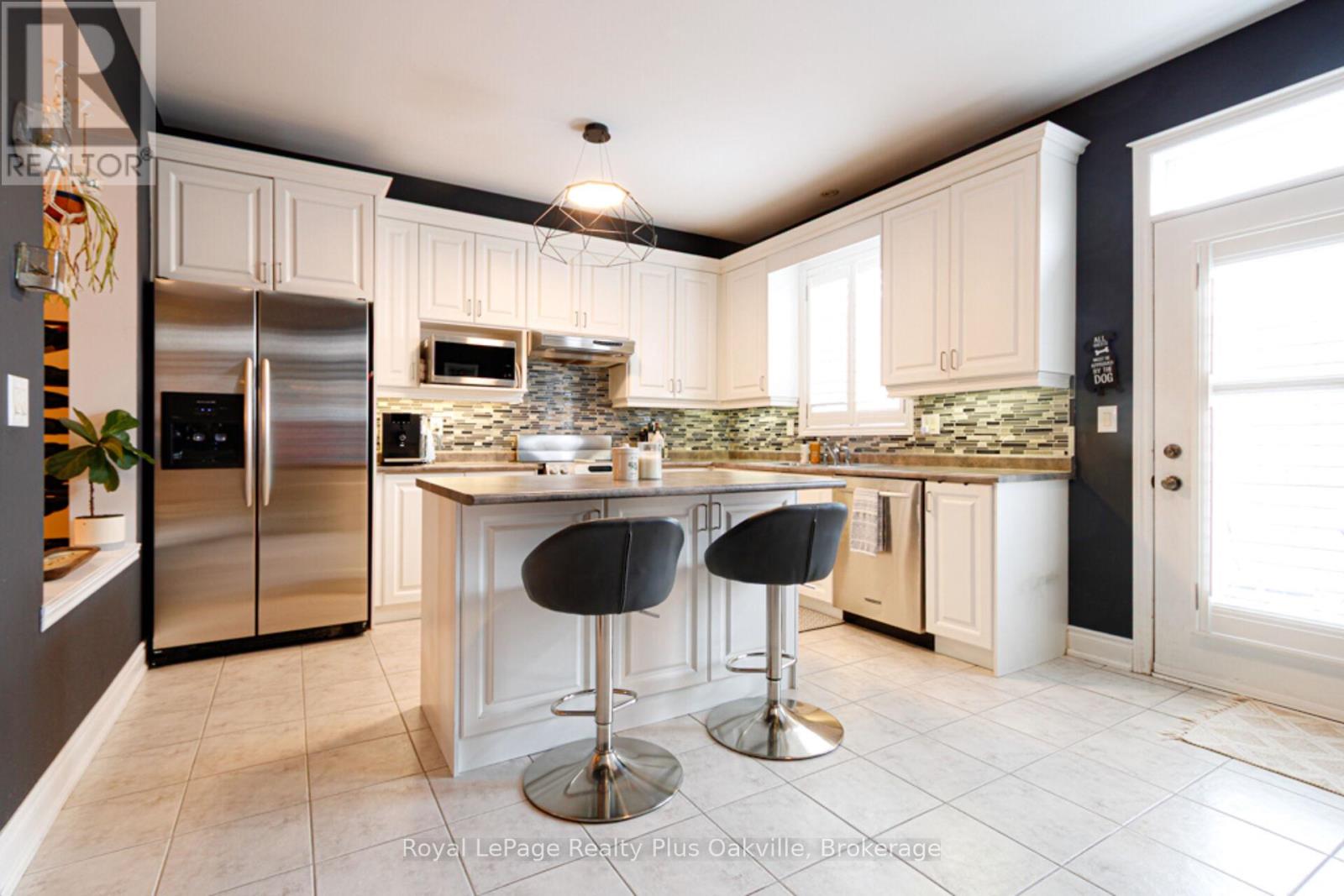 226 Duskywing Way, Oakville, Ontario  L6L 6X4 - Photo 16 - W12805876