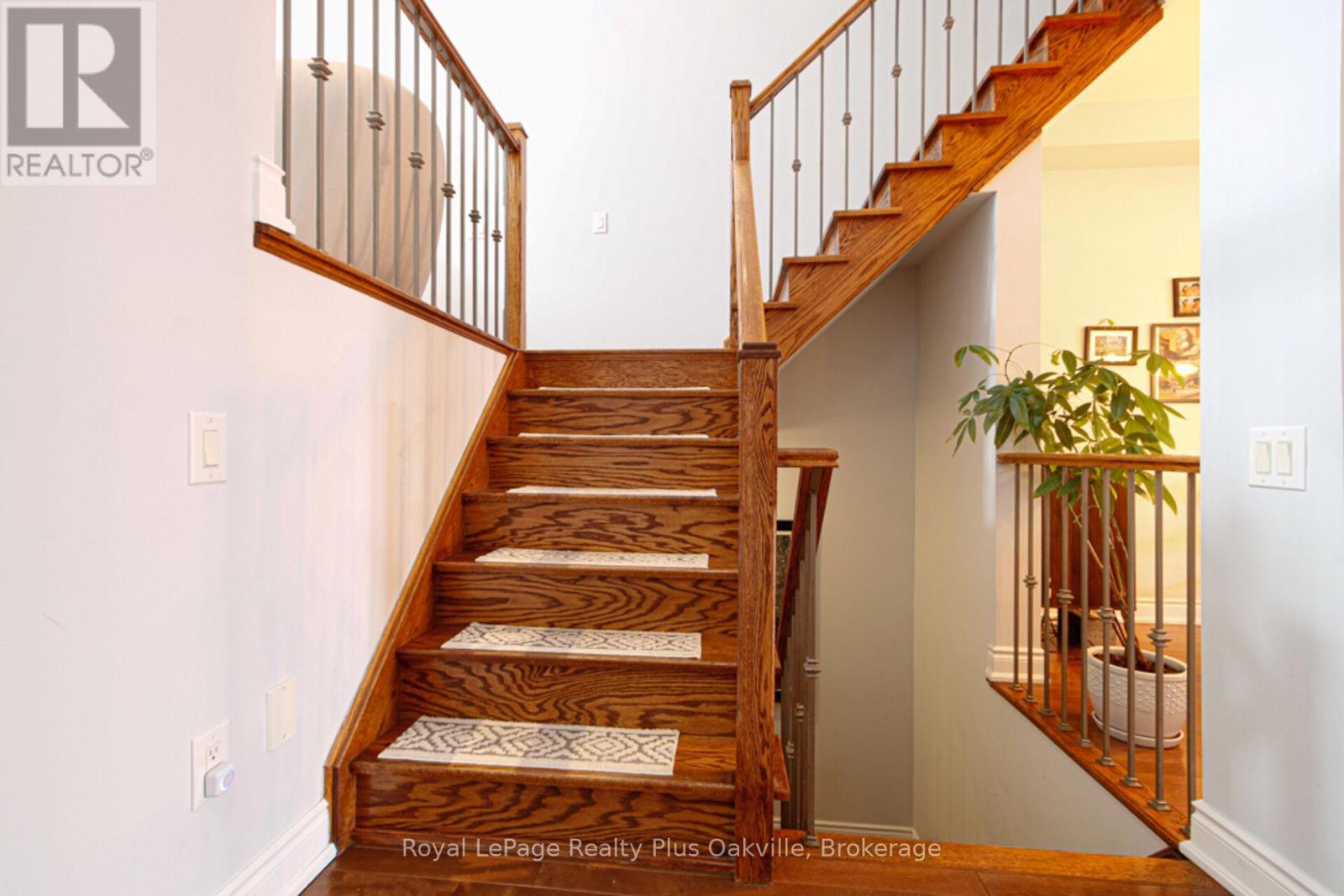 226 Duskywing Way, Oakville, Ontario  L6L 6X4 - Photo 7 - W12805876