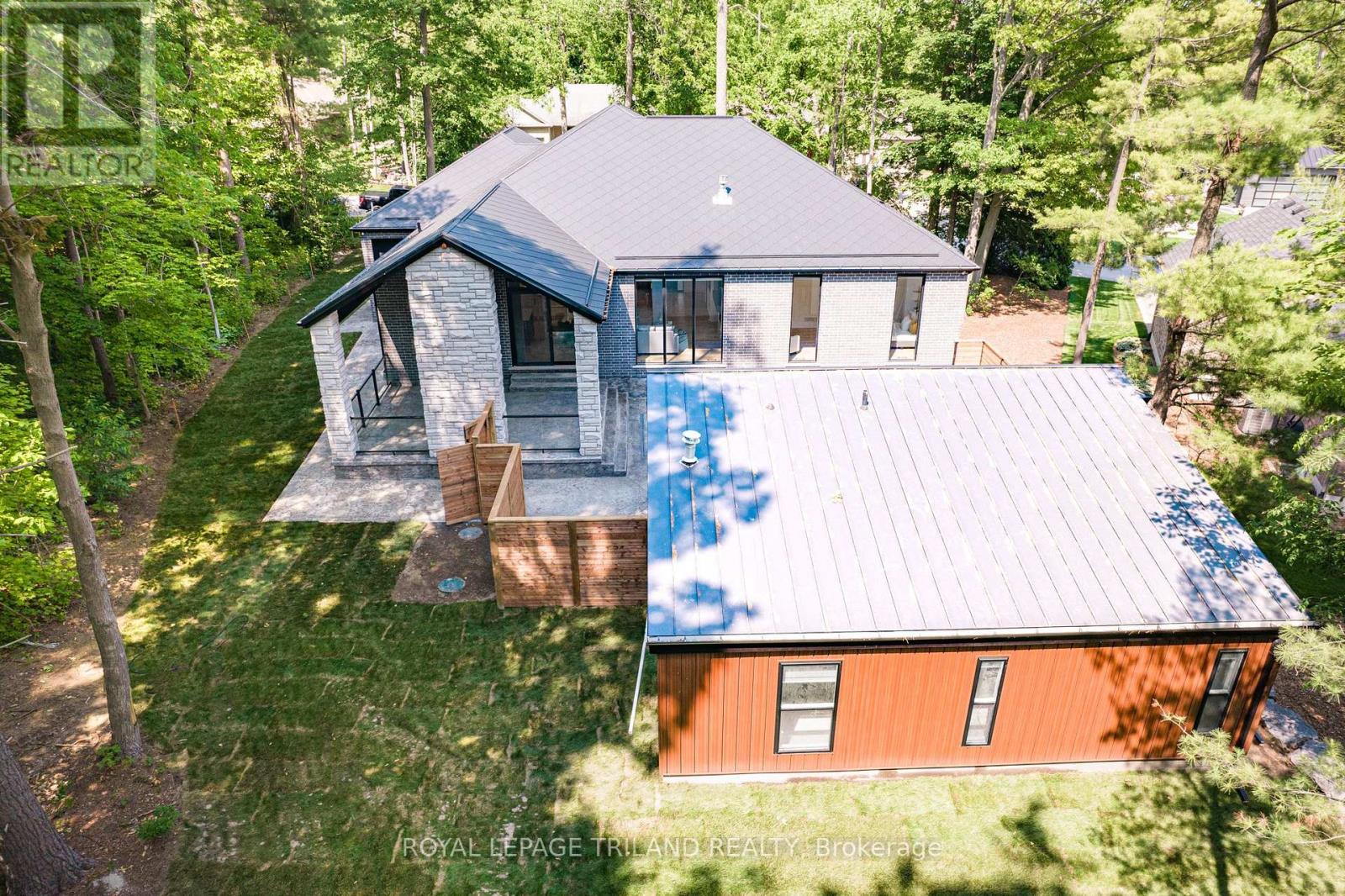 10175 Merrywood Drive, Lambton Shores, Ontario  N0M 1T0 - Photo 41 - X12681430