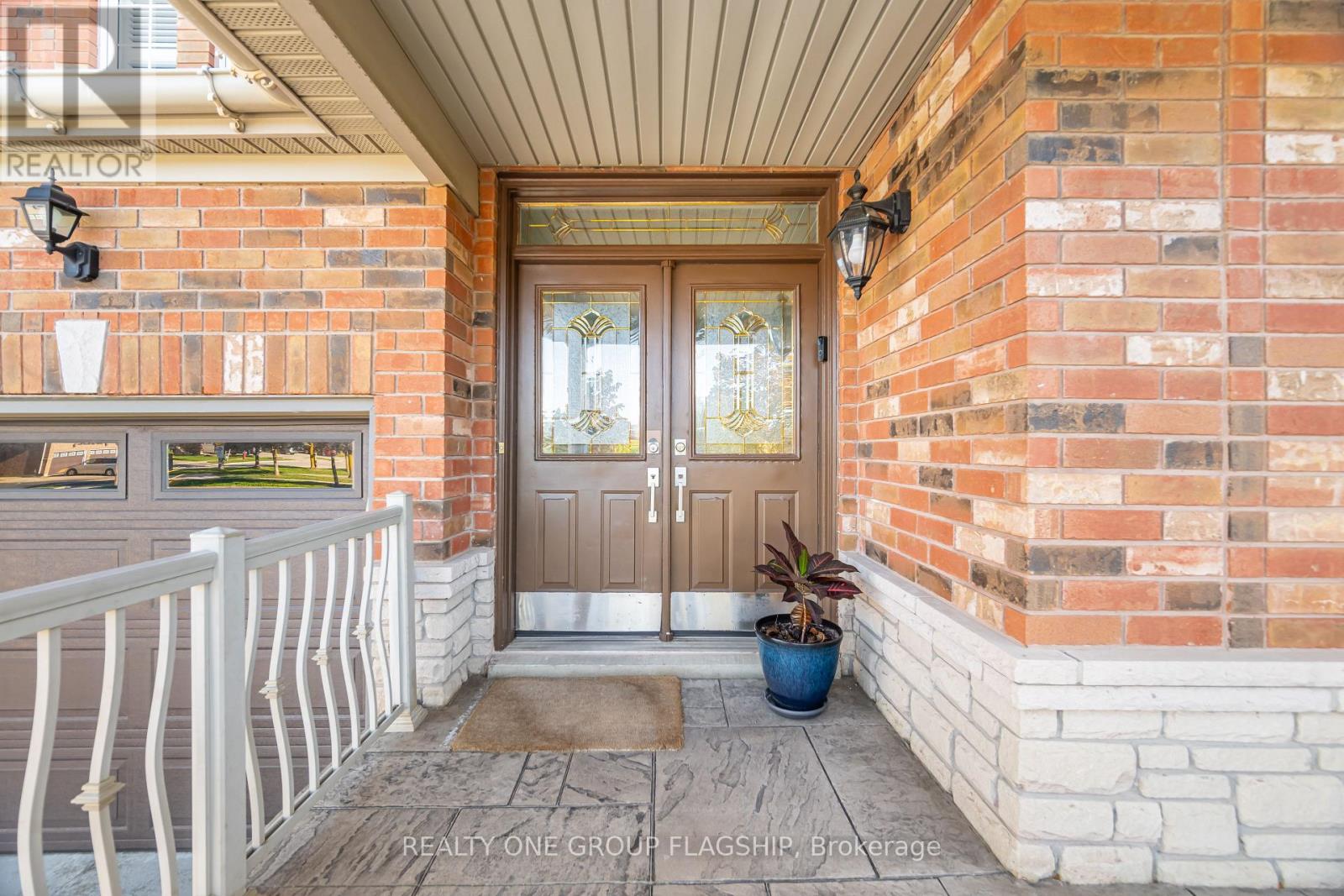 5871 Long Valley Road E, Mississauga, Ontario  L5M 6J5 - Photo 6 - W12586100