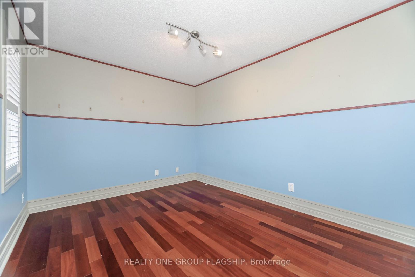 5871 Long Valley Road E, Mississauga, Ontario  L5M 6J5 - Photo 36 - W12586100