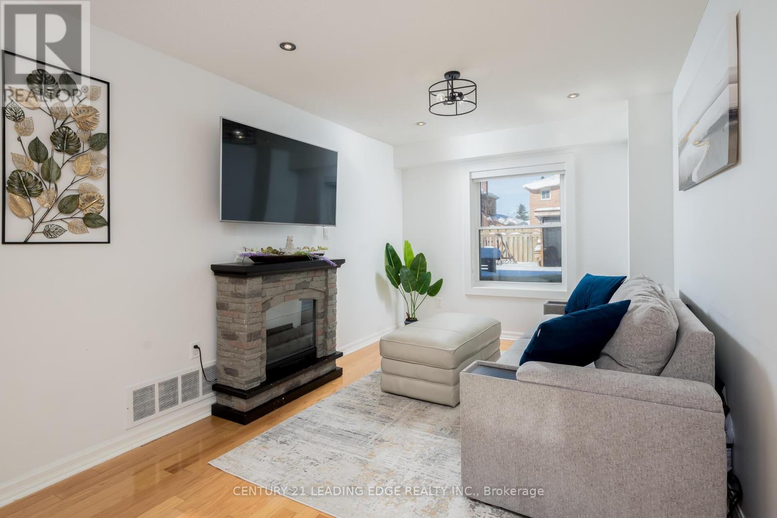 13 Gordon Court, Barrie, Ontario  L4N 7A4 - Photo 7 - S12793570