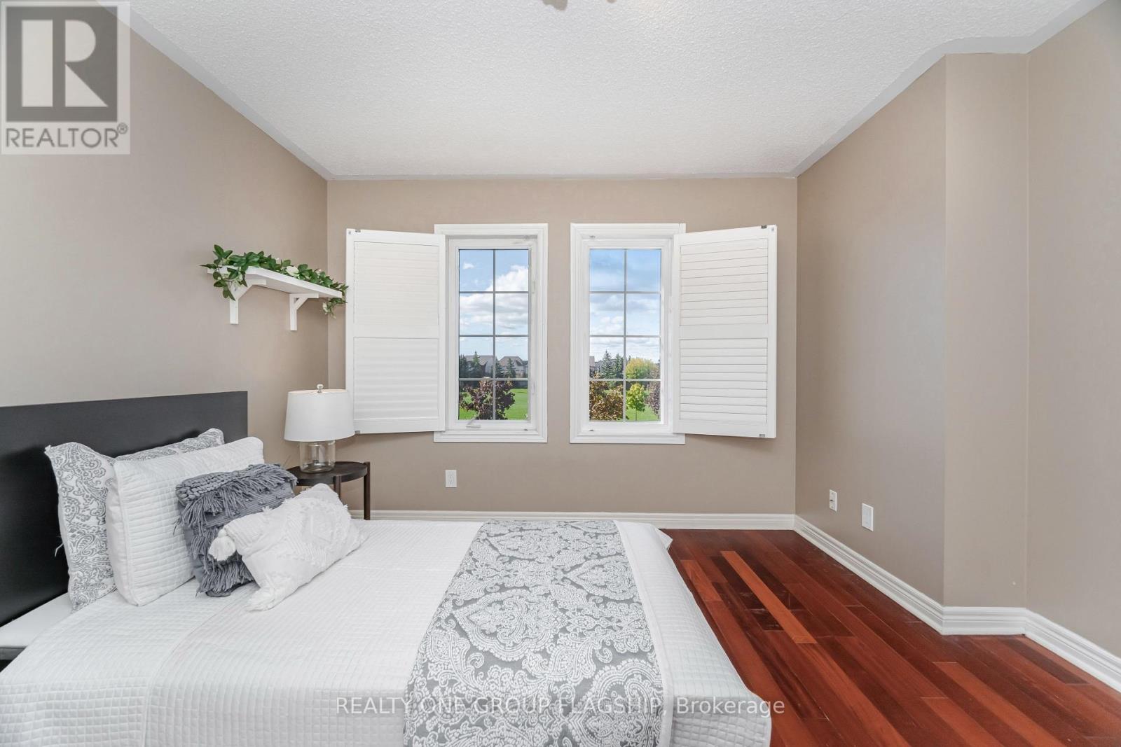 5871 Long Valley Road E, Mississauga, Ontario  L5M 6J5 - Photo 34 - W12586100