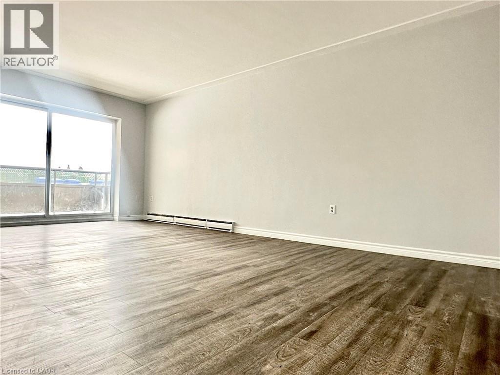 11 Woodman Drive, Hamilton, Ontario  L8K 4E3 - Photo 2 - 40806530