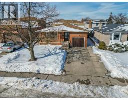 209 RAVENBURY Drive, Hamilton, Ontario