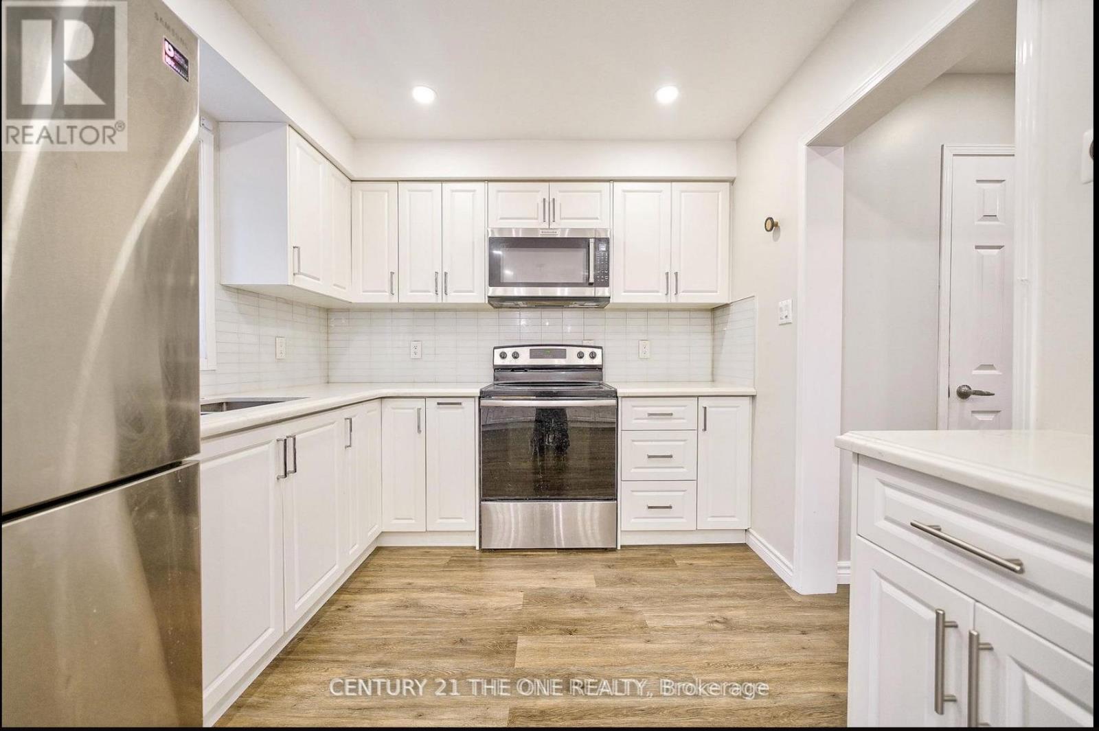 76 Highhill Drive, Toronto, Ontario  M1T 1N7 - Photo 4 - E12707912