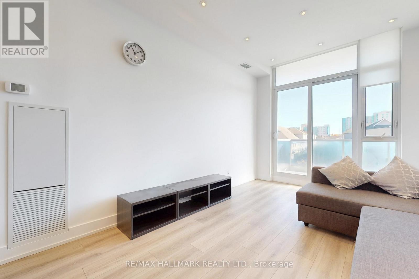 327 - 9471 Yonge Street, Richmond Hill, Ontario  L4C 0Z5 - Photo 12 - N12479594