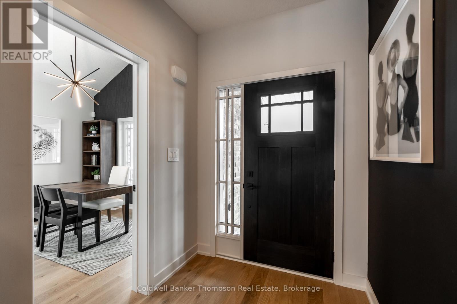 8 Charles Morley Boulevard, Huntsville, Ontario P1H 0G5 - Photo 2 - X12805908