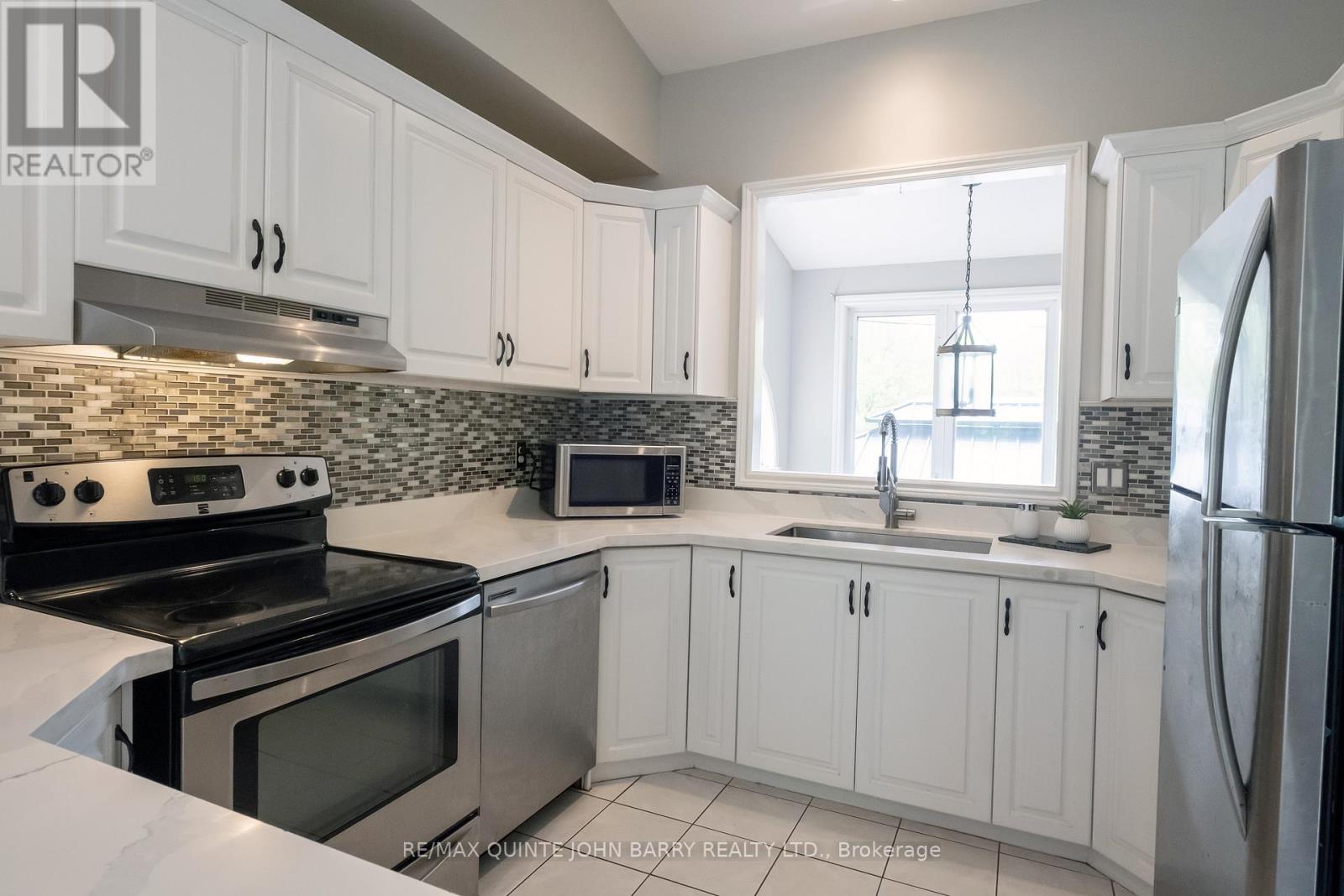 524 Christiani Road, Quinte West (Murray Ward), Ontario  K8V 5P4 - Photo 10 - X12805904