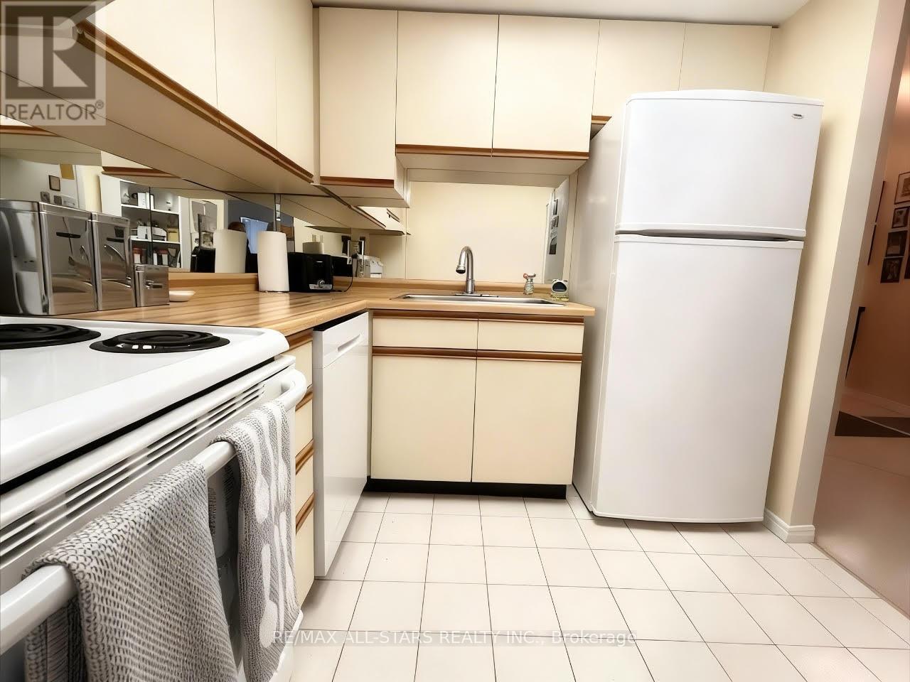 103 - 2 Heritage Way, Kawartha Lakes, Ontario  K9V 5P5 - Photo 5 - X12805964