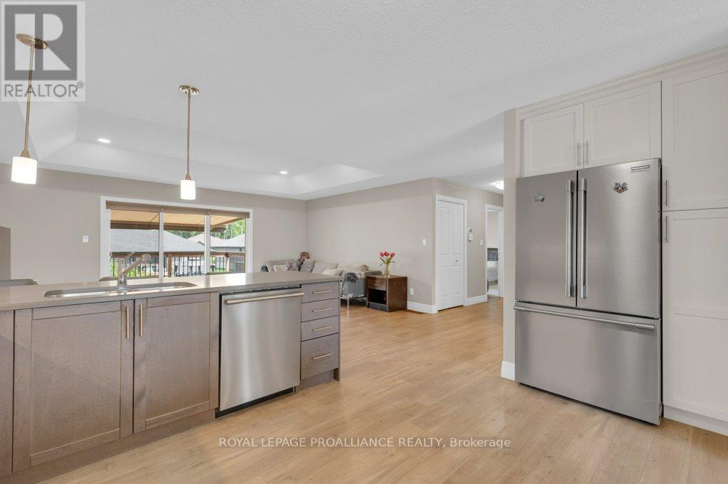 44 Liberty Crescent, Quinte West (Murray Ward), Ontario  K8V 0B7 - Photo 18 - X12806110