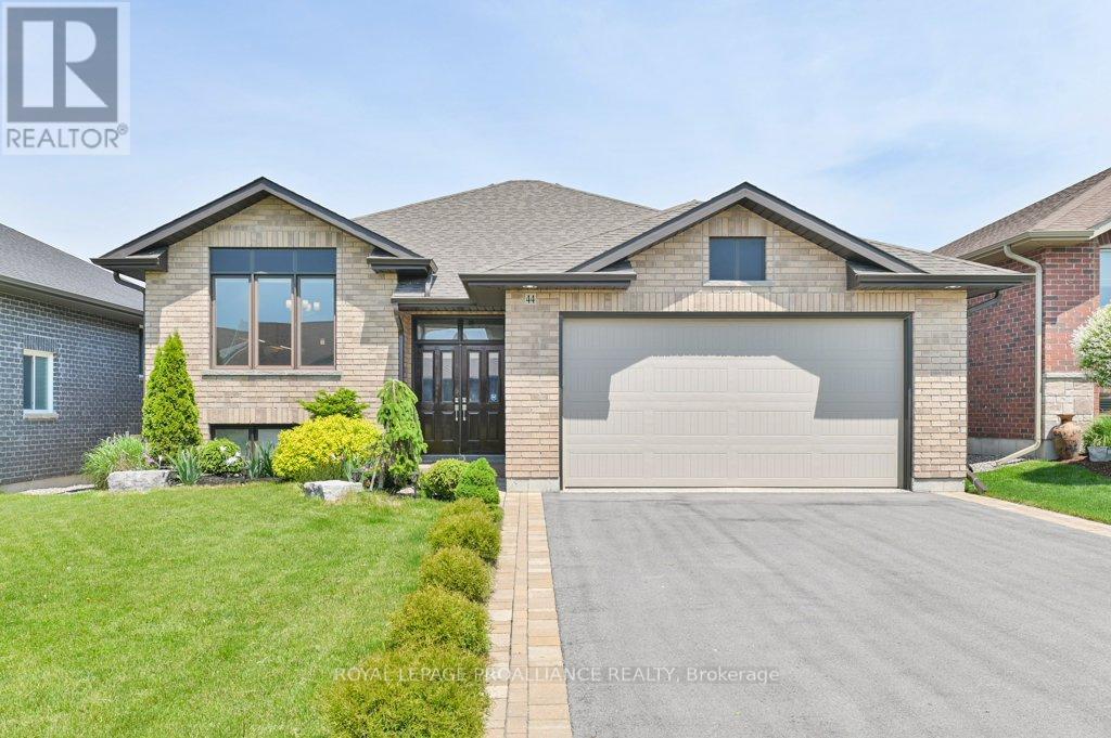 44 Liberty Crescent, Quinte West (Murray Ward), Ontario  K8V 0B7 - Photo 2 - X12806110