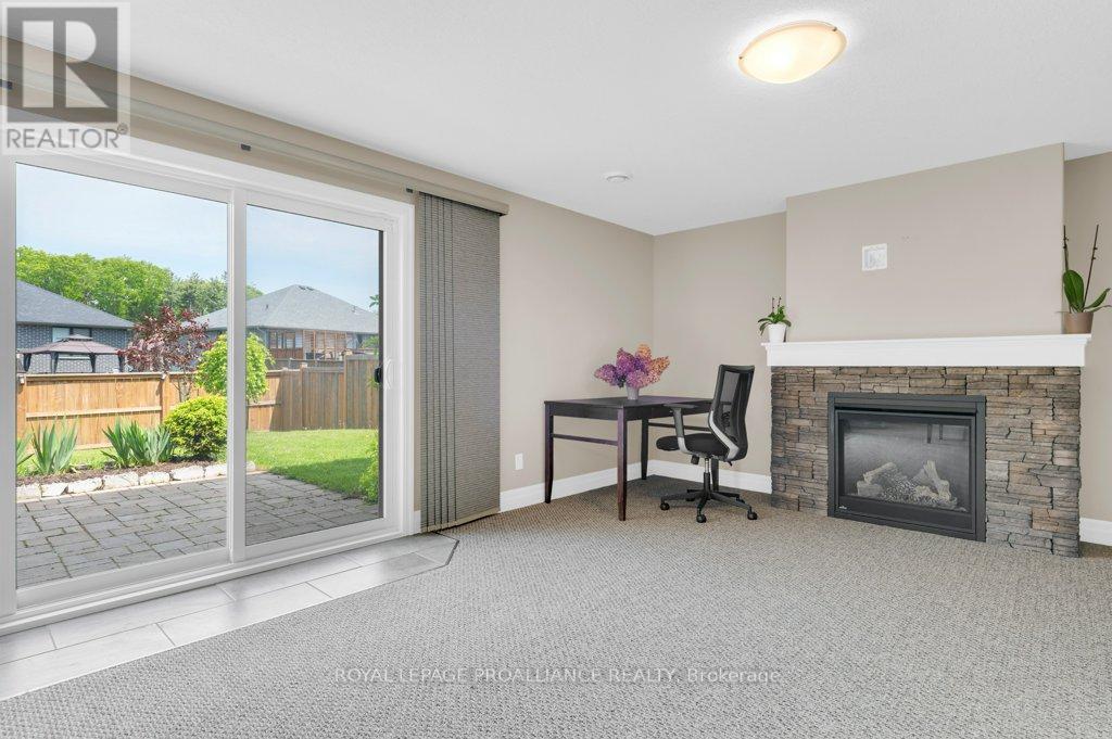 44 Liberty Crescent, Quinte West (Murray Ward), Ontario  K8V 0B7 - Photo 31 - X12806110