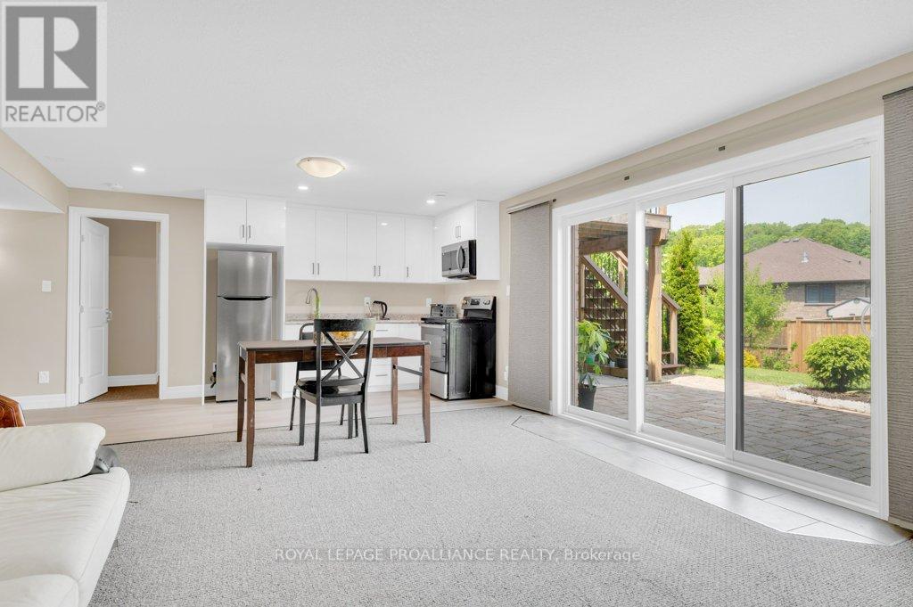 44 Liberty Crescent, Quinte West (Murray Ward), Ontario  K8V 0B7 - Photo 32 - X12806110