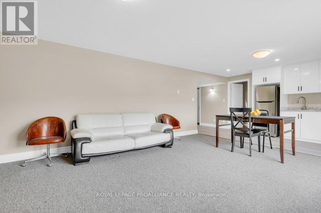 44 Liberty Crescent, Quinte West (Murray Ward), Ontario  K8V 0B7 - Photo 33 - X12806110