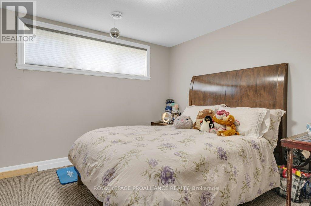 44 Liberty Crescent, Quinte West (Murray Ward), Ontario  K8V 0B7 - Photo 36 - X12806110