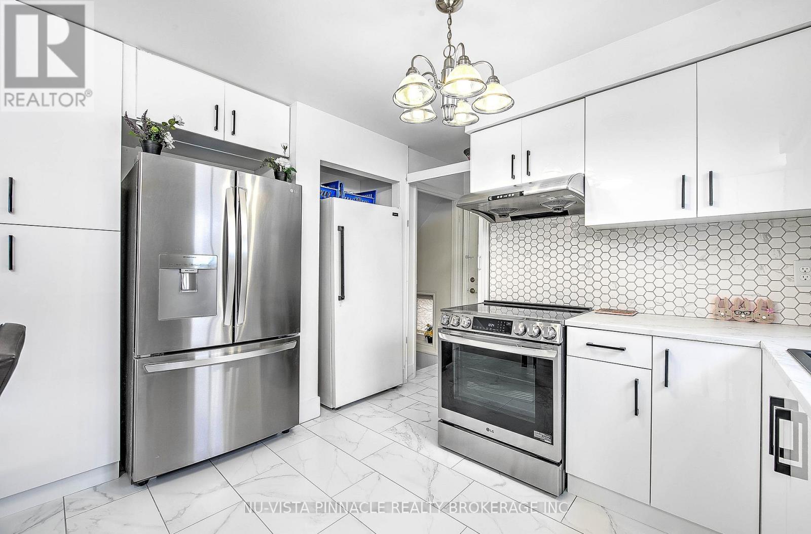 Photo 12 of 37 for 34 Rosamond Crescent