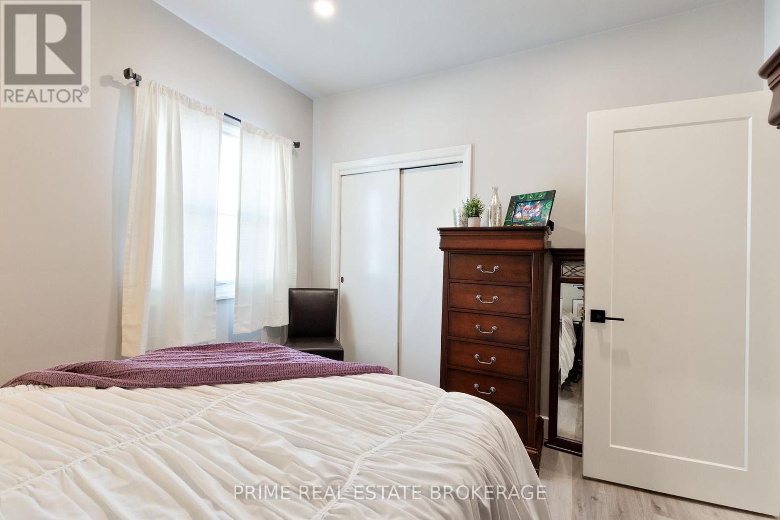 Photo 17 of 41 for 95 Elgin Street