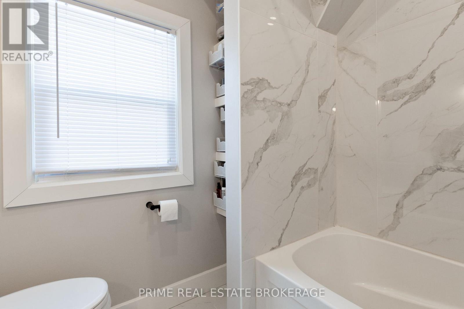 Photo 19 of 41 for 95 Elgin Street