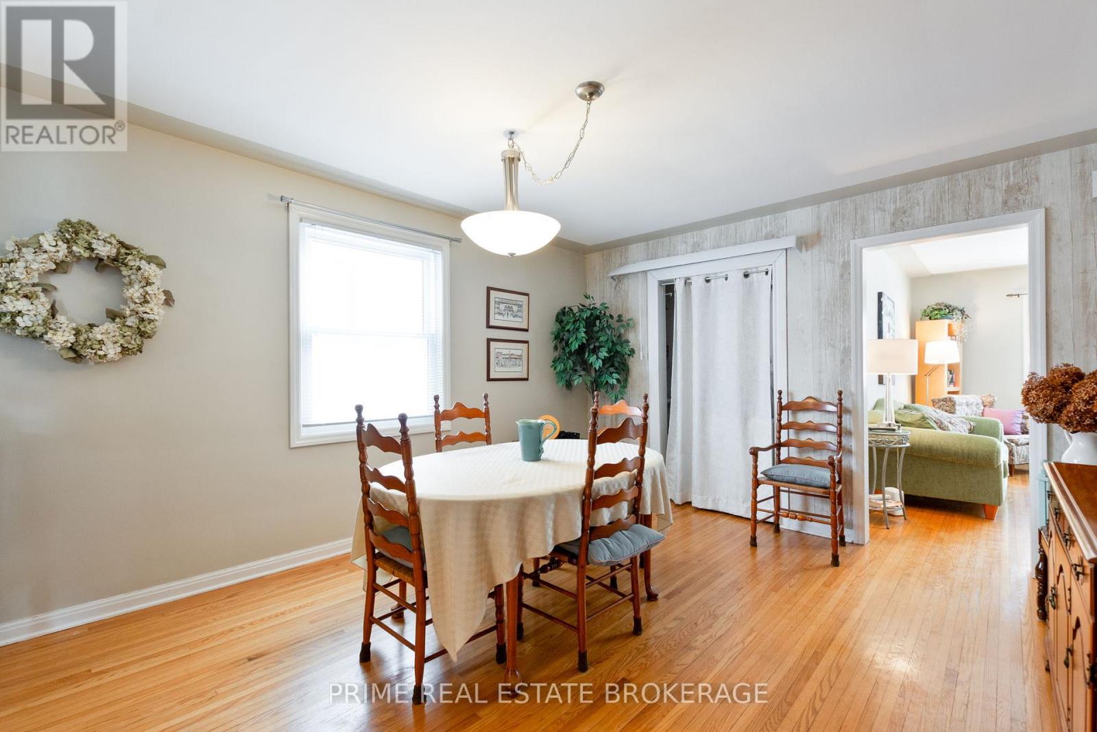 Photo 25 of 41 for 95 Elgin Street