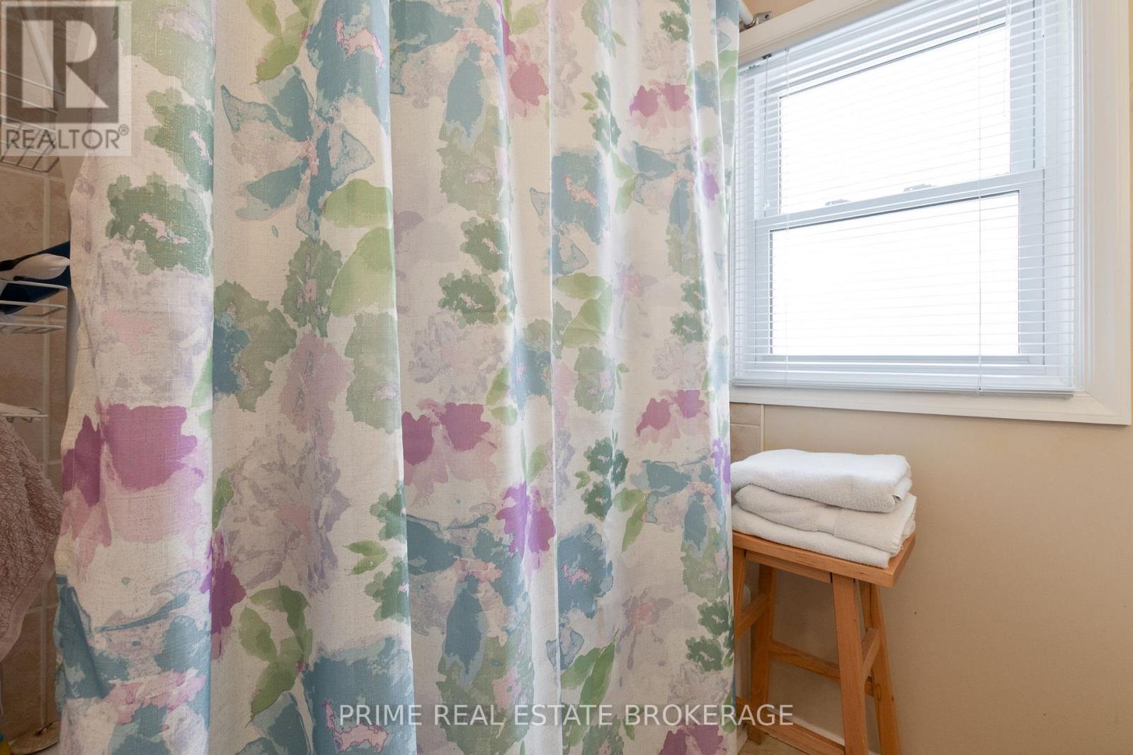 Photo 29 of 41 for 95 Elgin Street