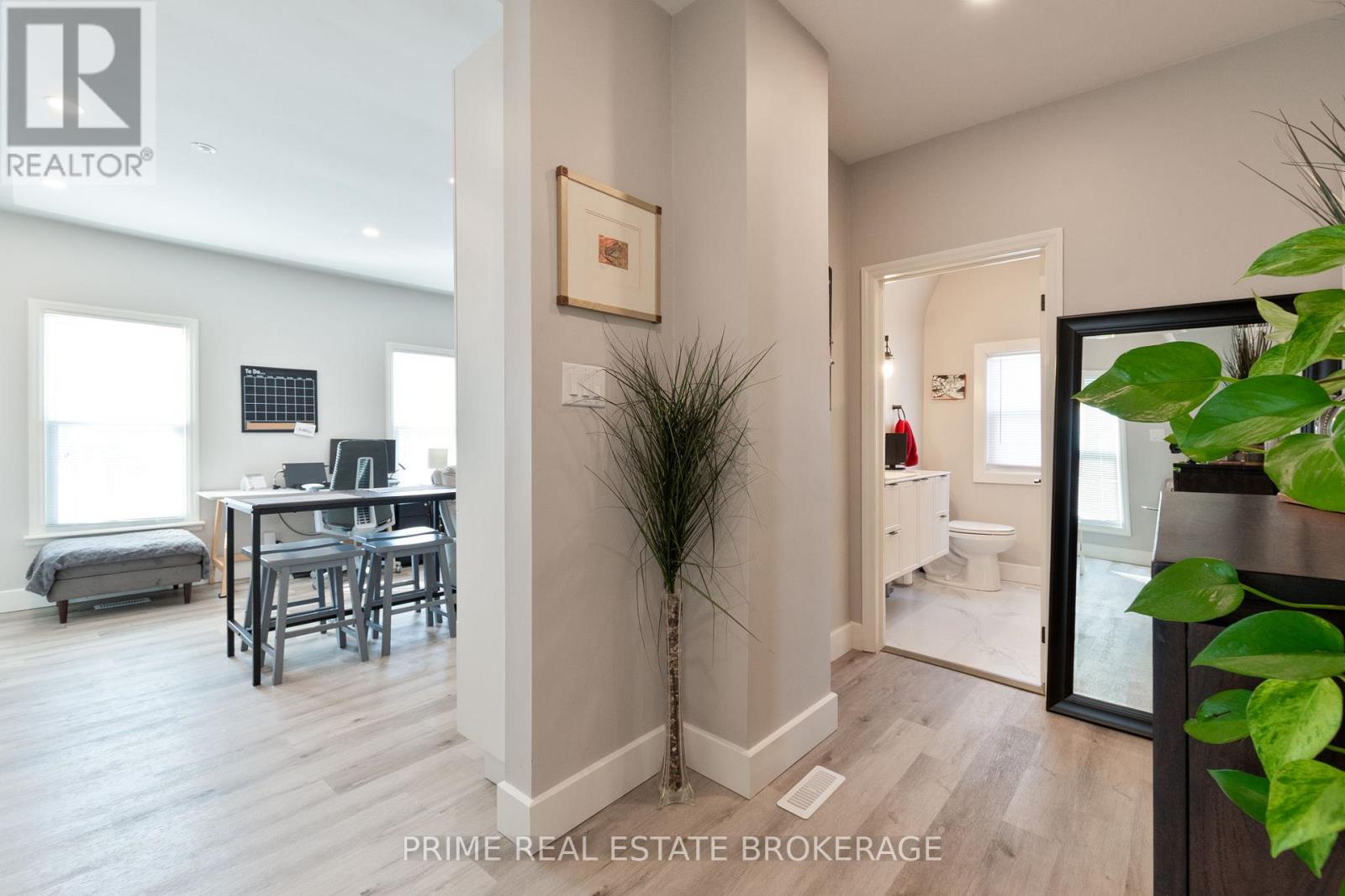 Photo 8 of 41 for 95 Elgin Street