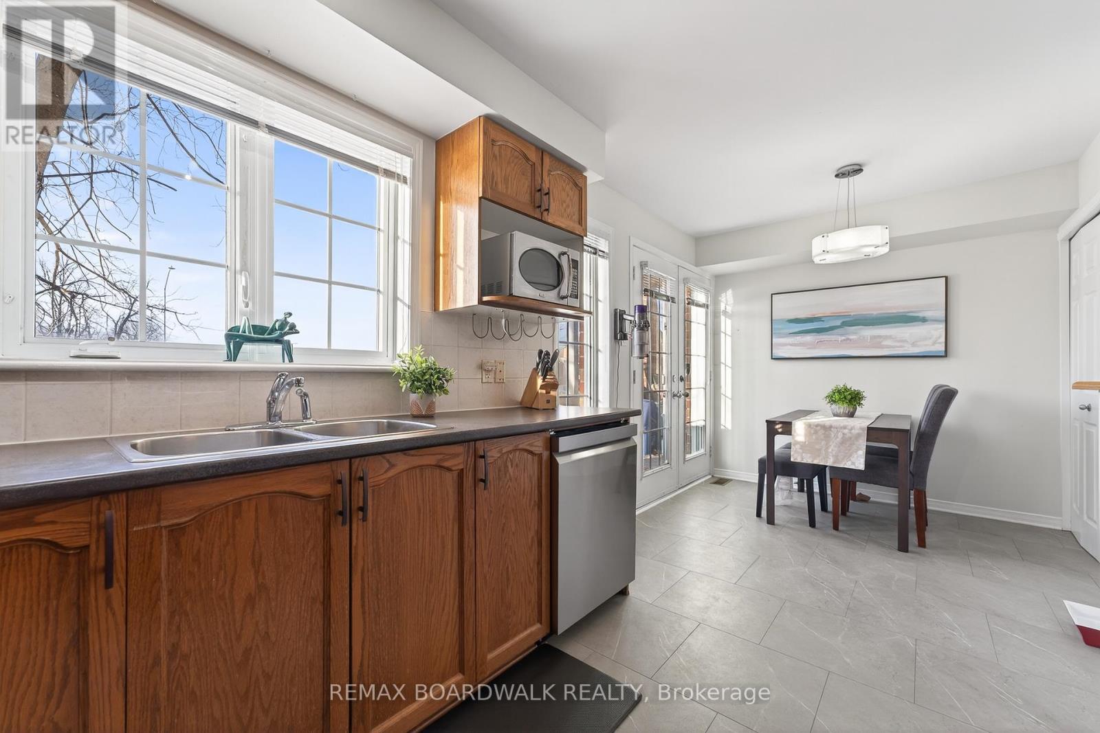 165 - 70 Edenvale Drive, Ottawa, Ontario  K2K 3N6 - Photo 10 - X12805916