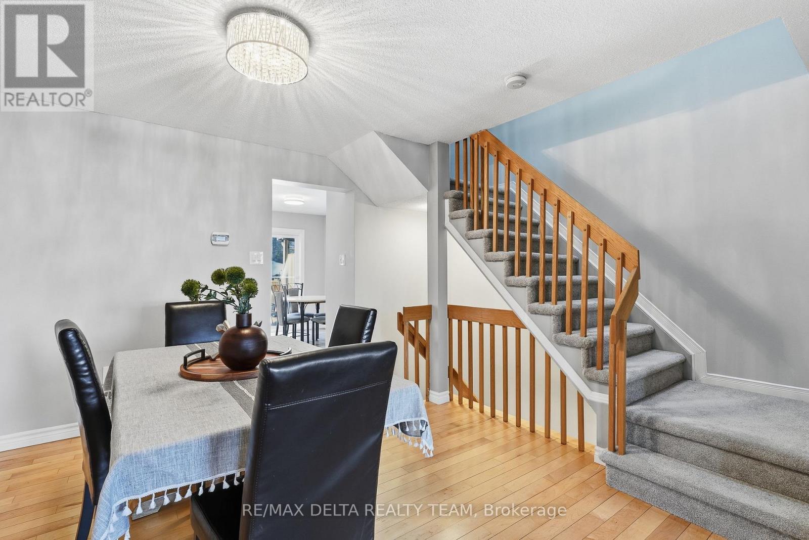 198 Provender Avenue, Ottawa, Ontario  K1K 4N7 - Photo 11 - X12805988