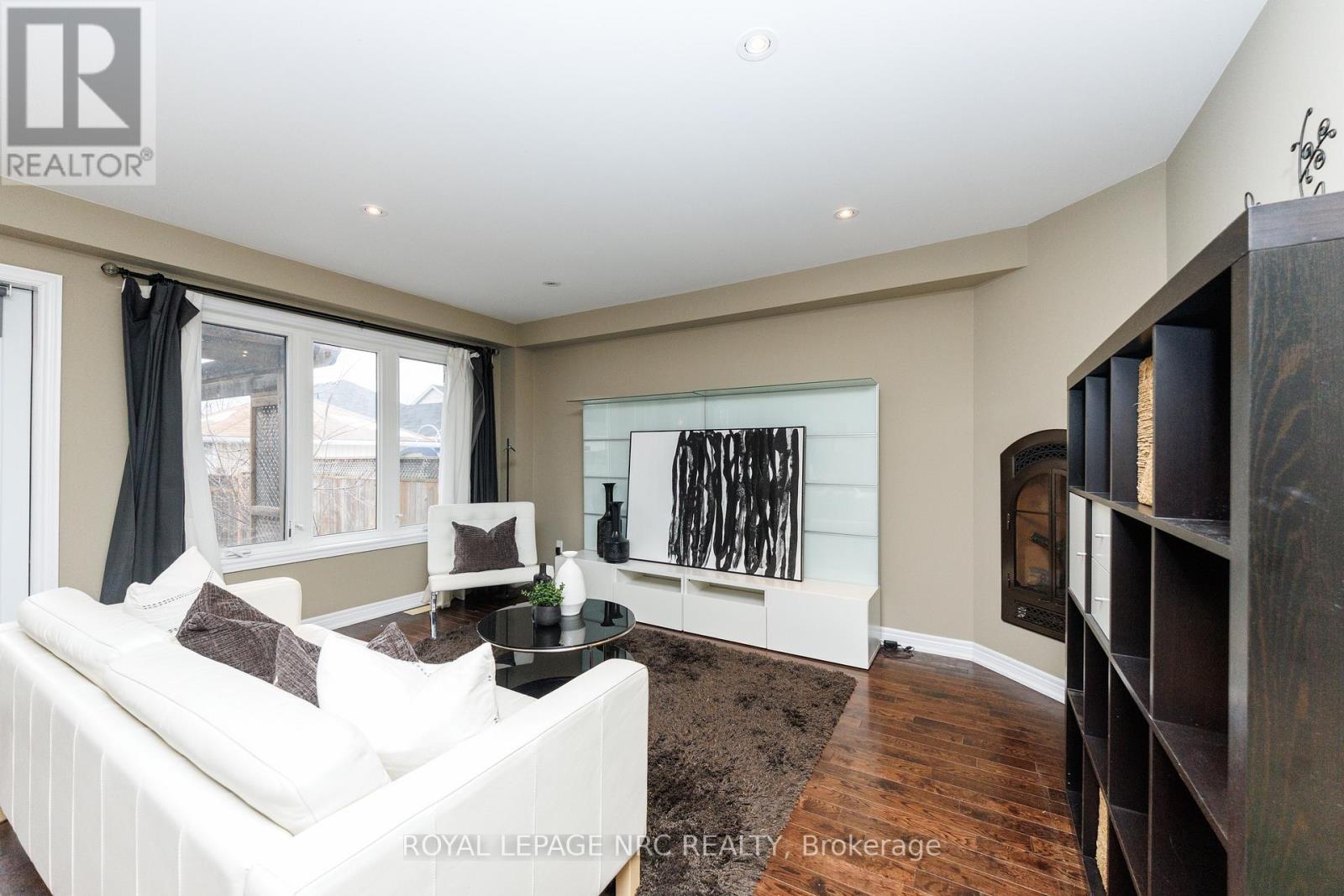 61 Haig Street, St. Catharines, Ontario  L2R 6K7 - Photo 12 - X12805888