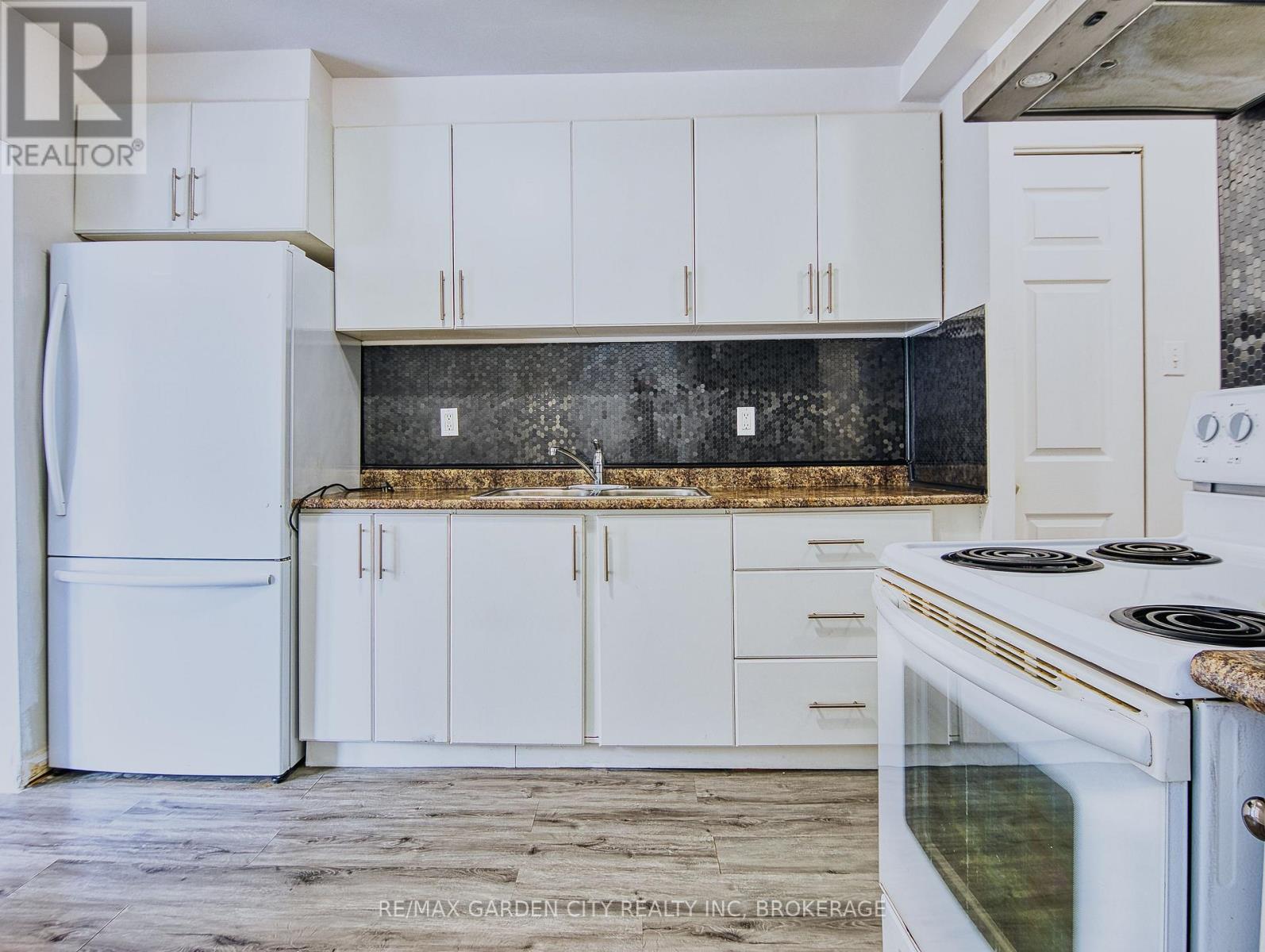 176-17 Old Pine Trail, St. Catharines, Ontario  L2M 6P9 - Photo 6 - X12806024